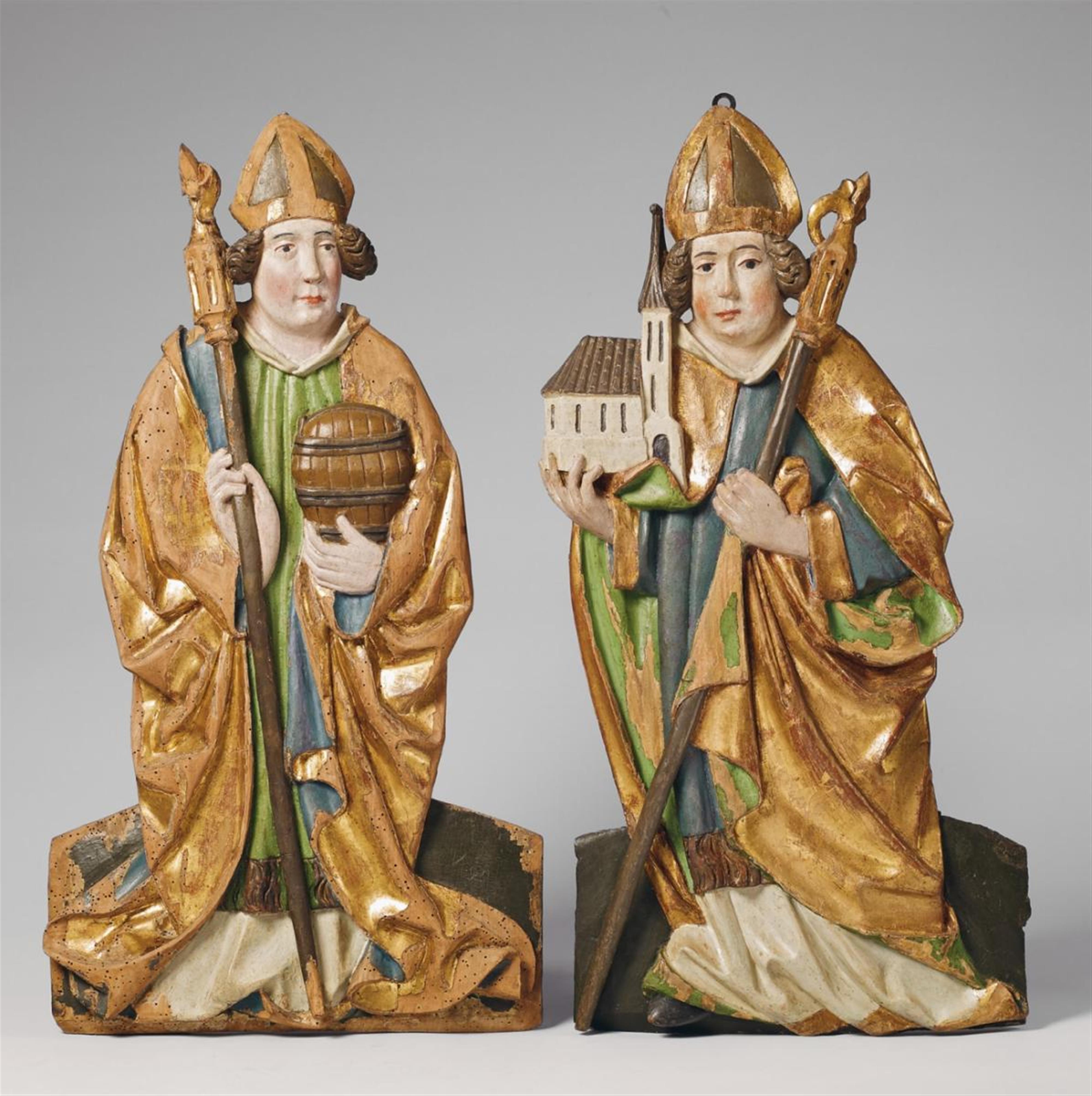 Swabia, second half 15th Century - A PAIR OF SWABIAN CARVED WOOD HIGH RELIEF FIGURES OF BISHOPS - image-1