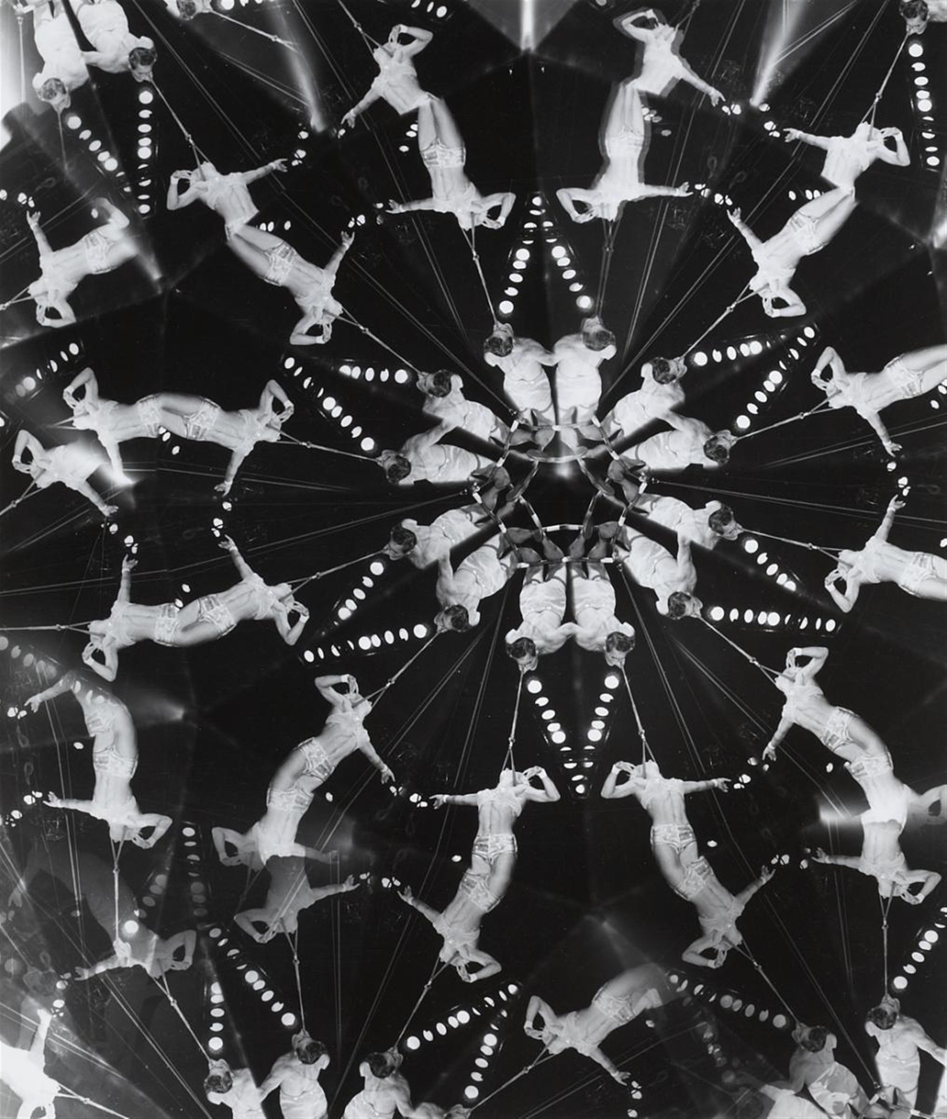 Weegee (Arthur Fellig) - Untitled (Circus) - image-2