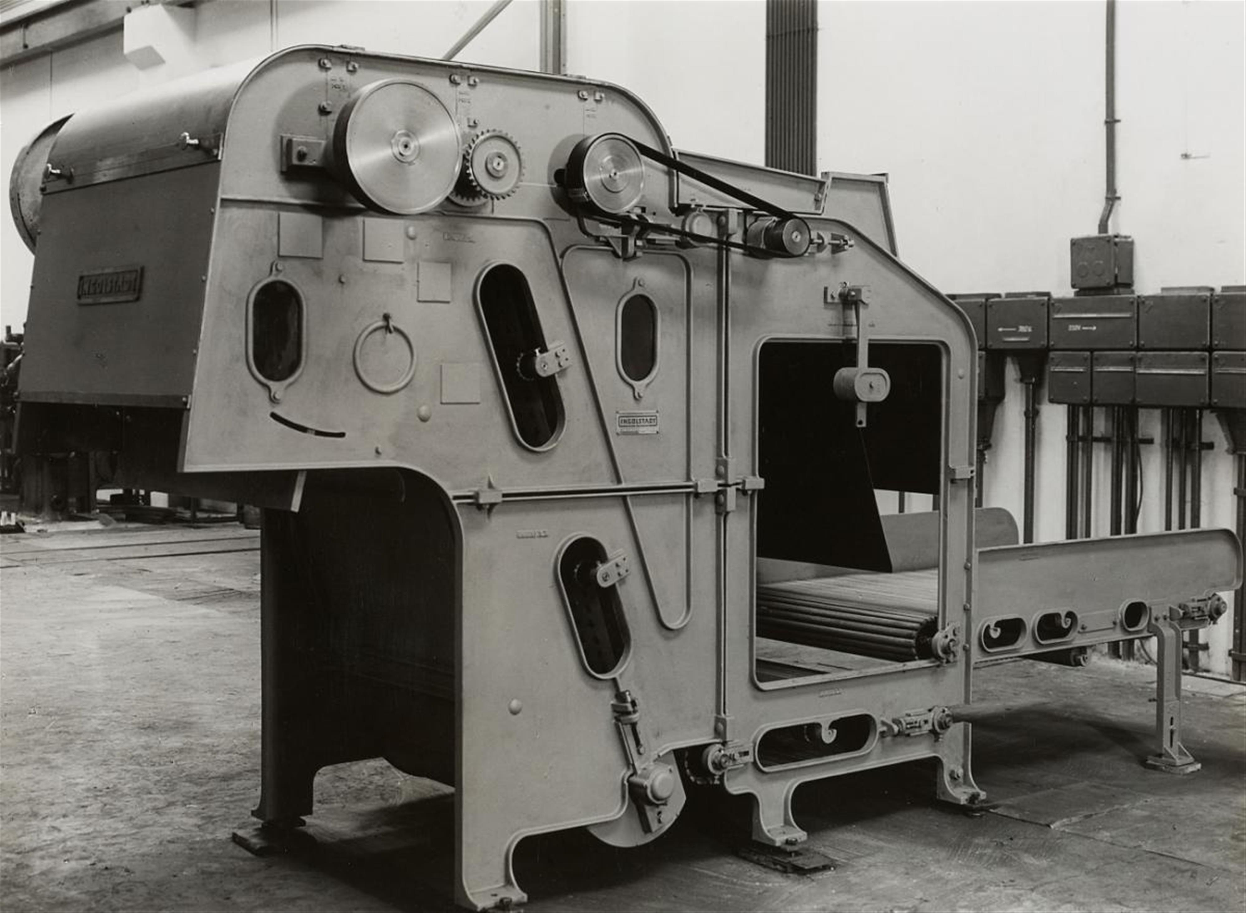 Albert Renger-Patzsch - Schubert & Salzer, Ingolstadt. Blow room machine. Cotton mill machine. Untitled. - image-3