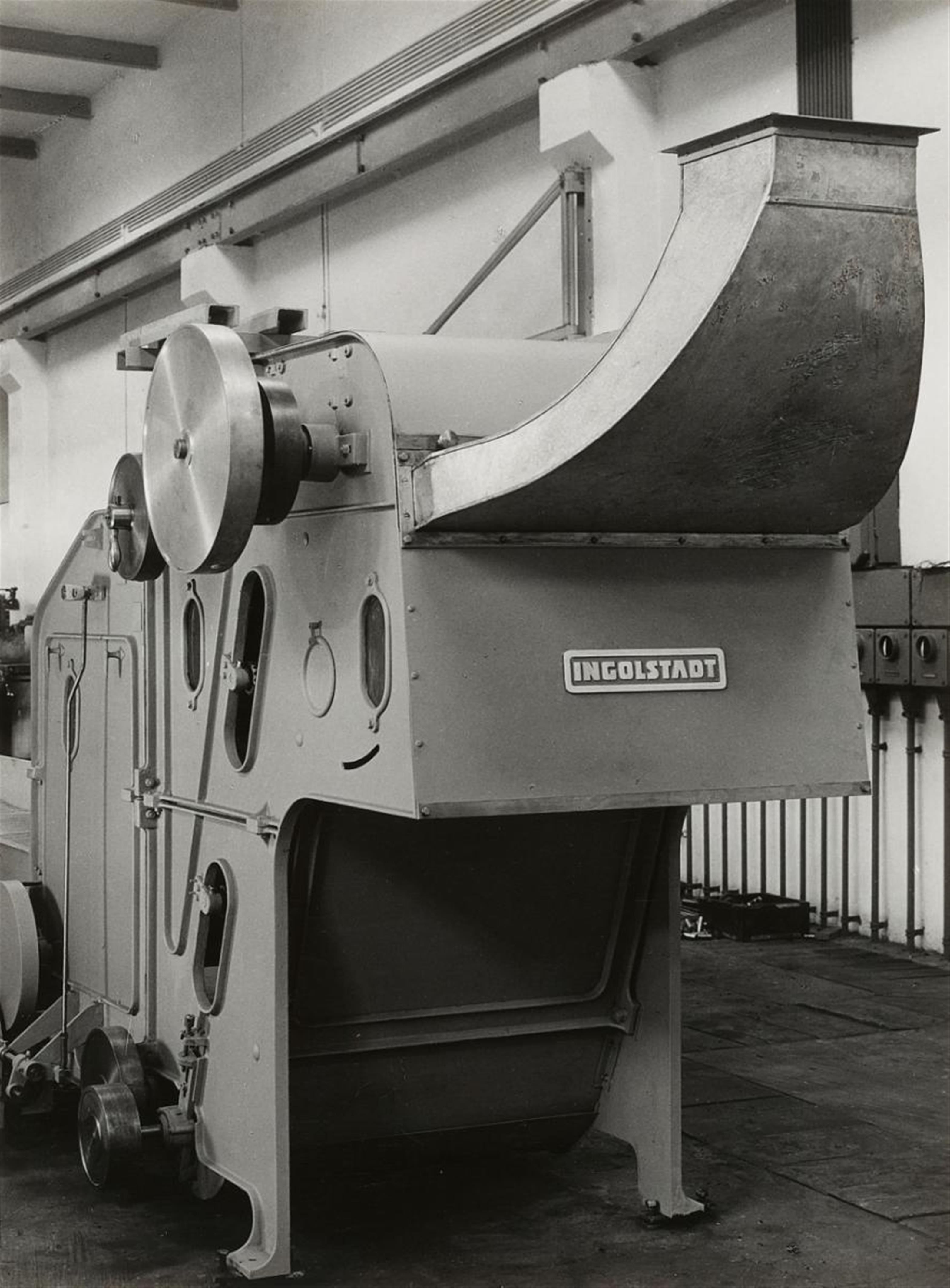 Albert Renger-Patzsch - Schubert & Salzer, Ingolstadt. Blow room machine. Cotton mill machine. Untitled. - image-1