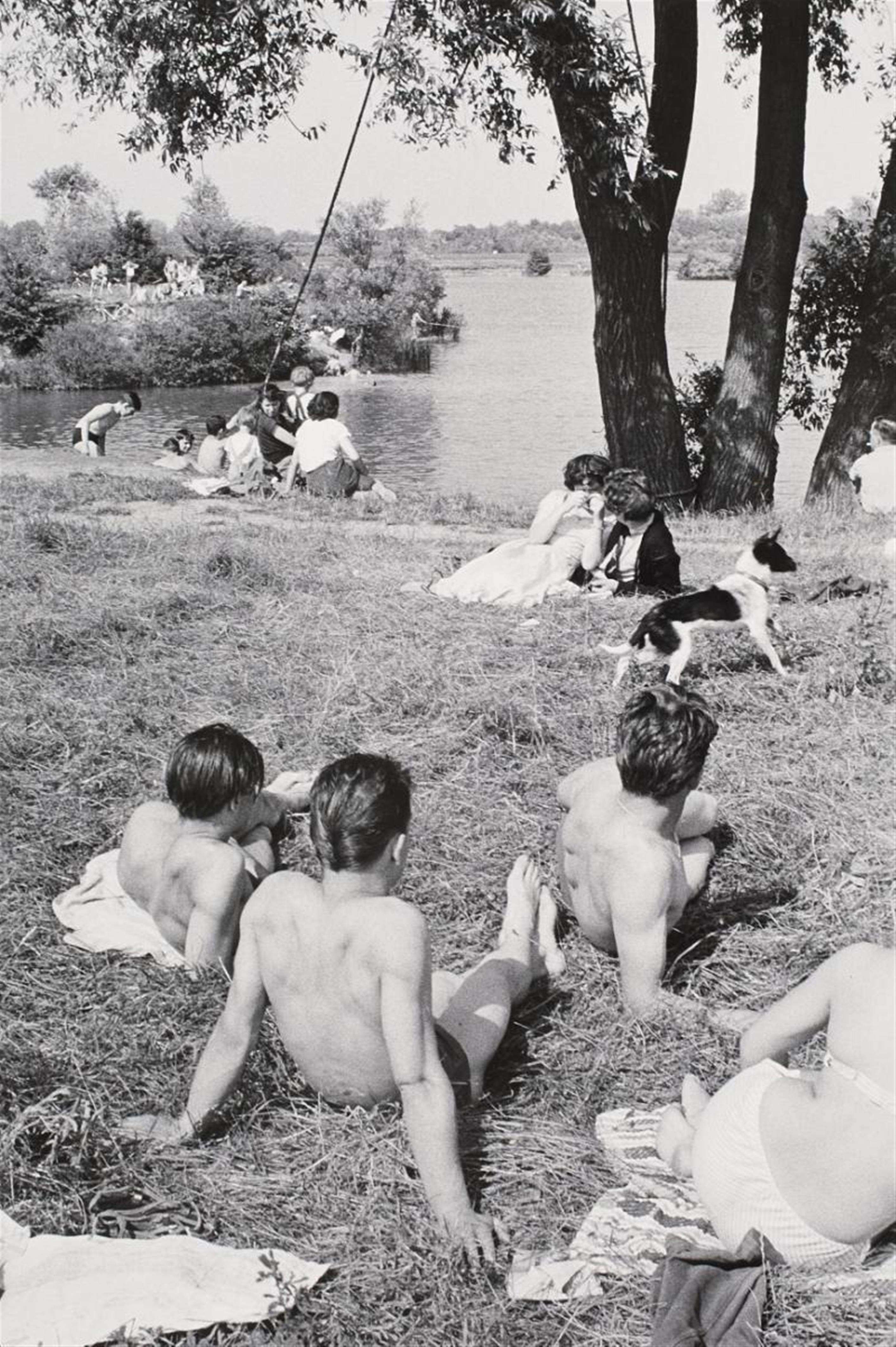 Henri Cartier-Bresson - Ohne Titel (Flussufer) - image-1