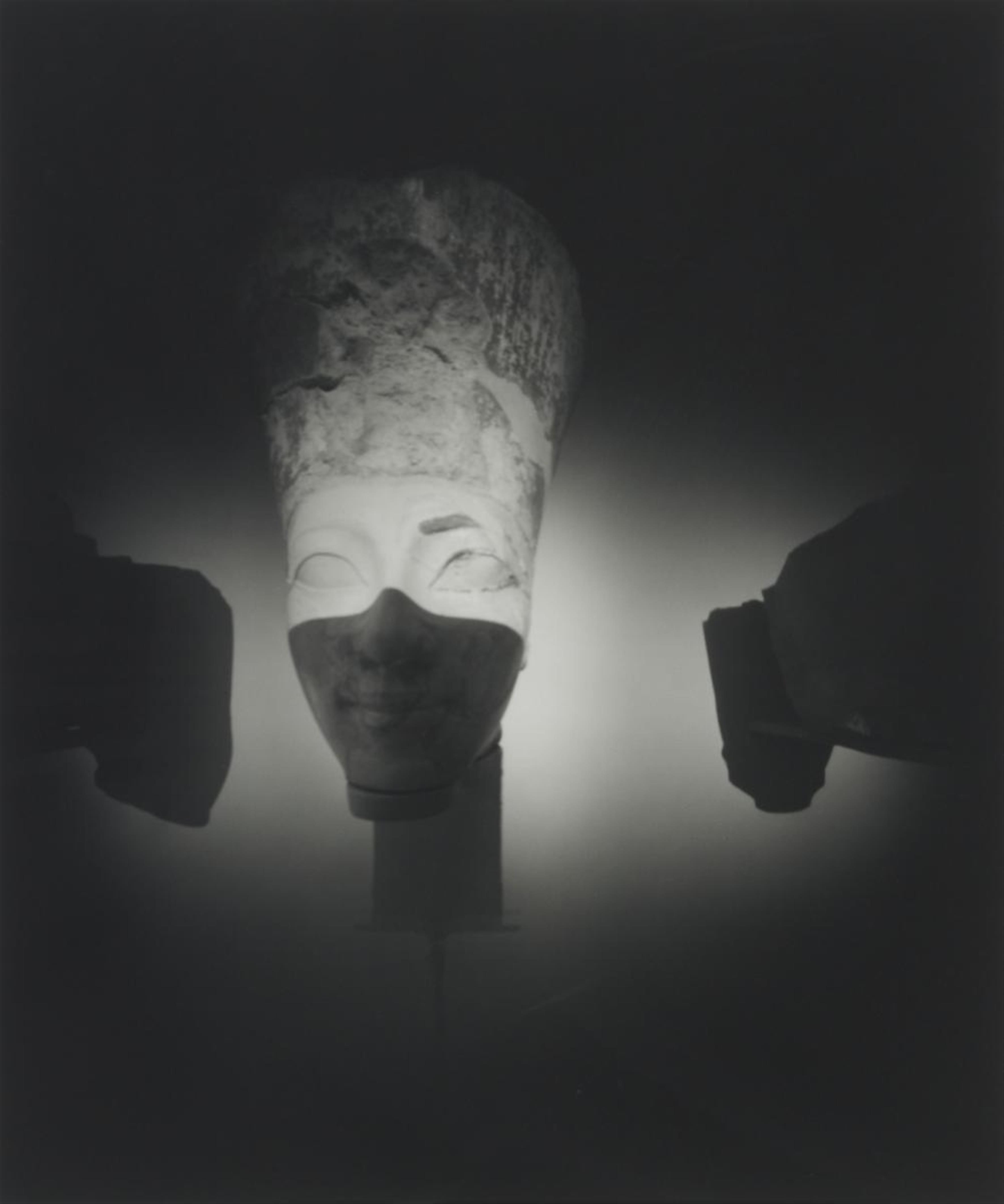 Adam Fuss - Untitled (Sphinx, from the series: Pinholes) - image-1