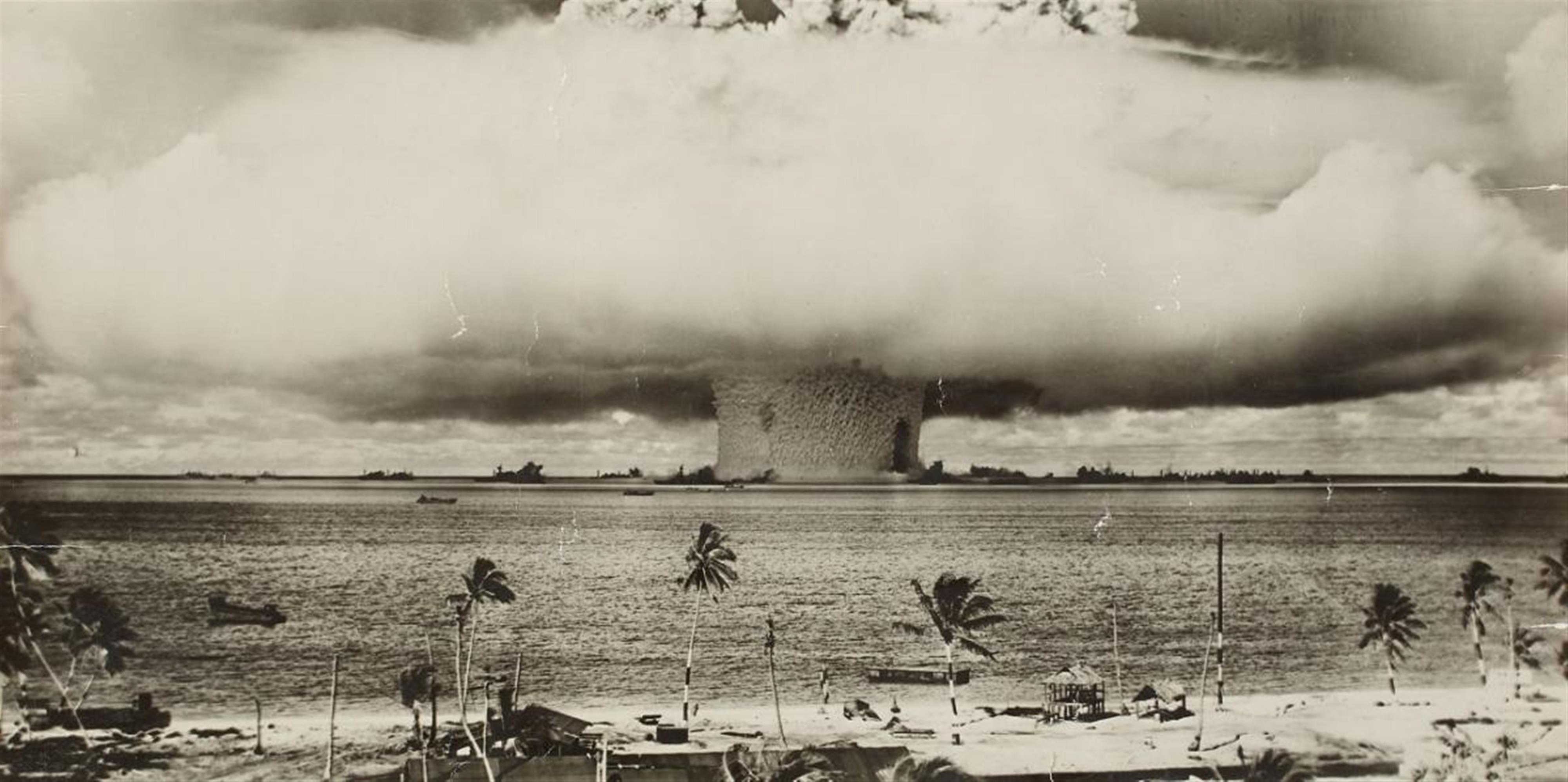 und Anonym - Ohne Titel (Underwater atomic Bomb, Bikini Atoll) - image-1