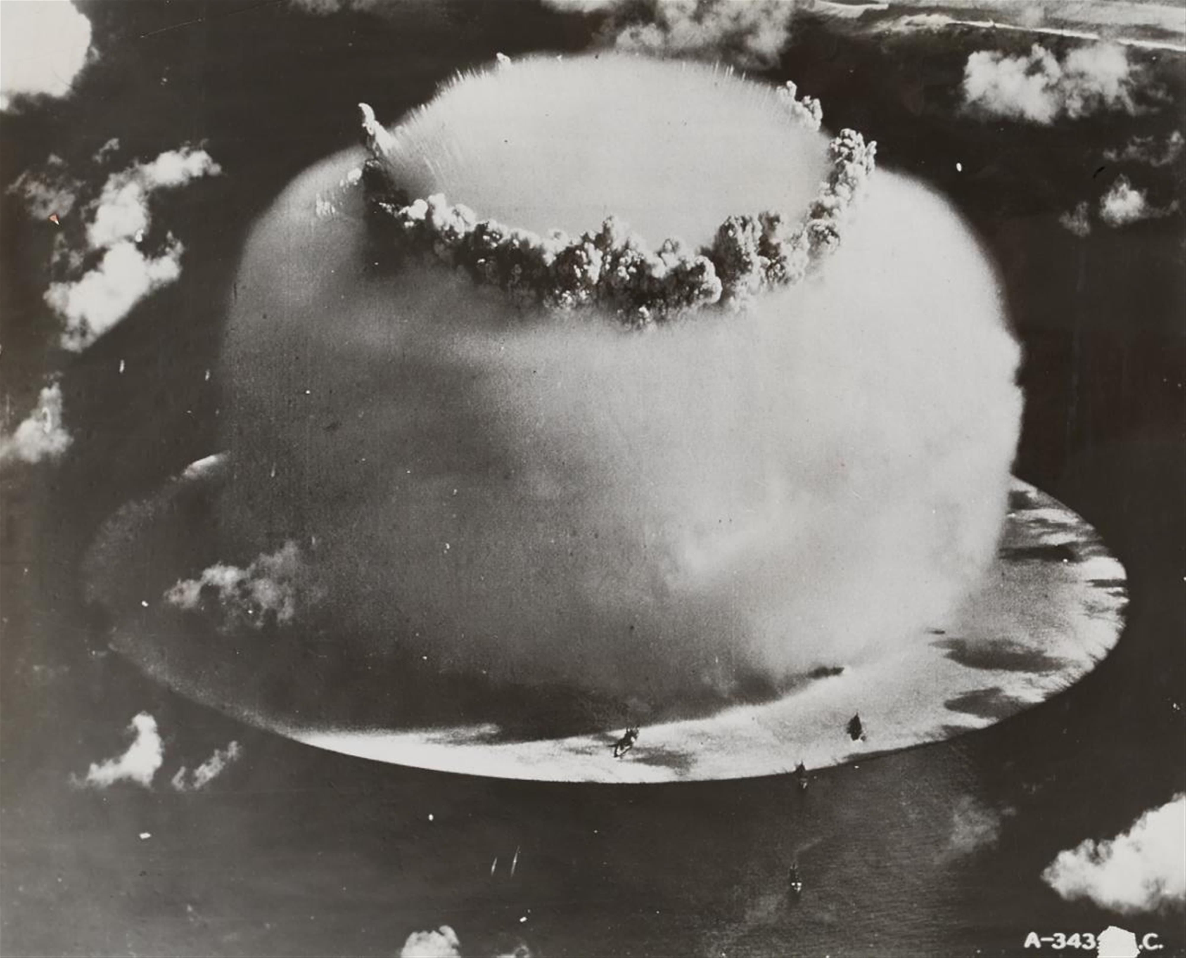 Associated Press Photo - Views of the underwater Atomic Bomb Explosion at Bikini Atoll. - image-2