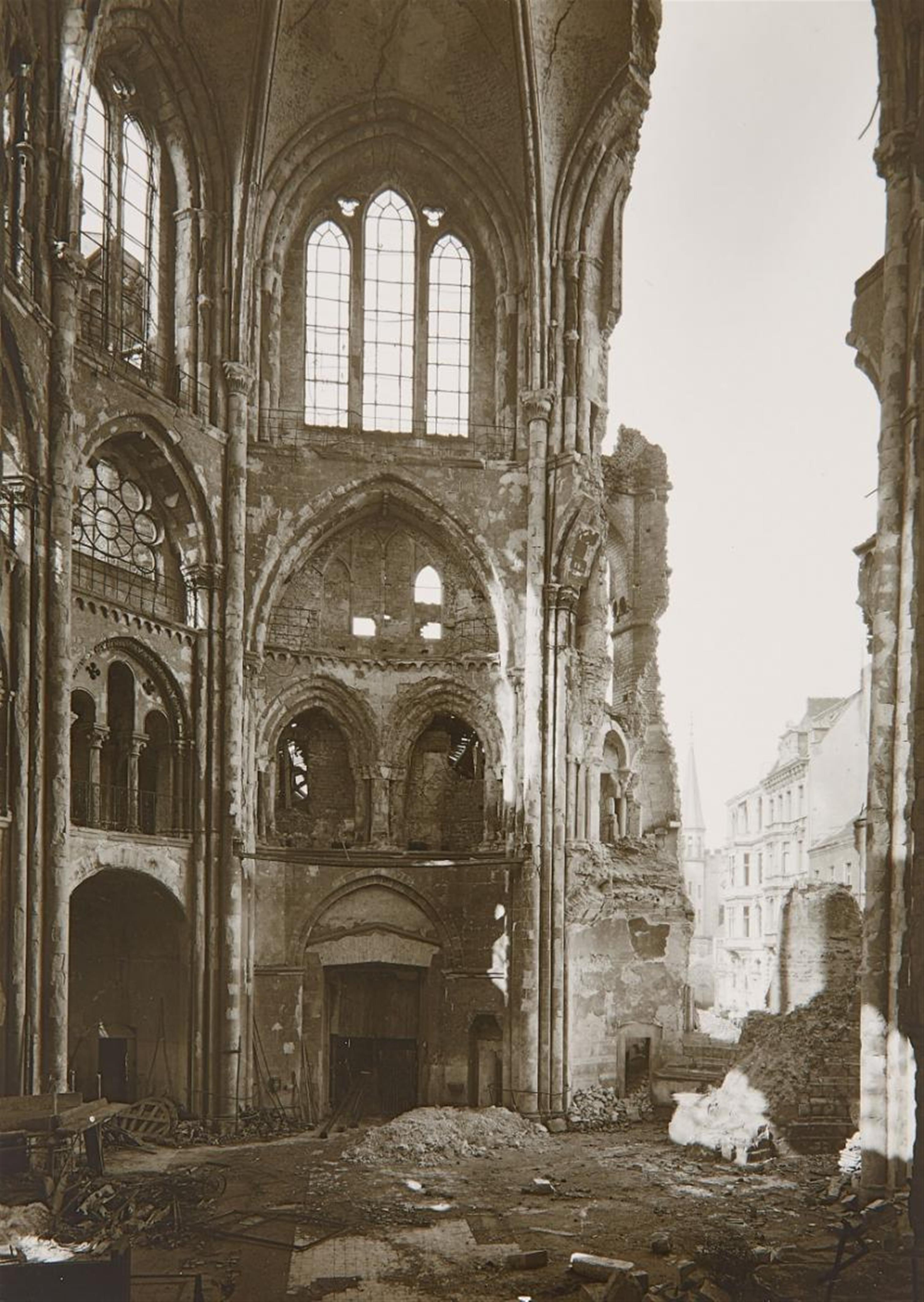 Karl Hugo Schmölz - Das Dekagon von St. Gereon mit Blick auf den Gereonshof, Köln (Decagon of St. Gereon's church with view of St. Gereon's court, Cologne) - image-1