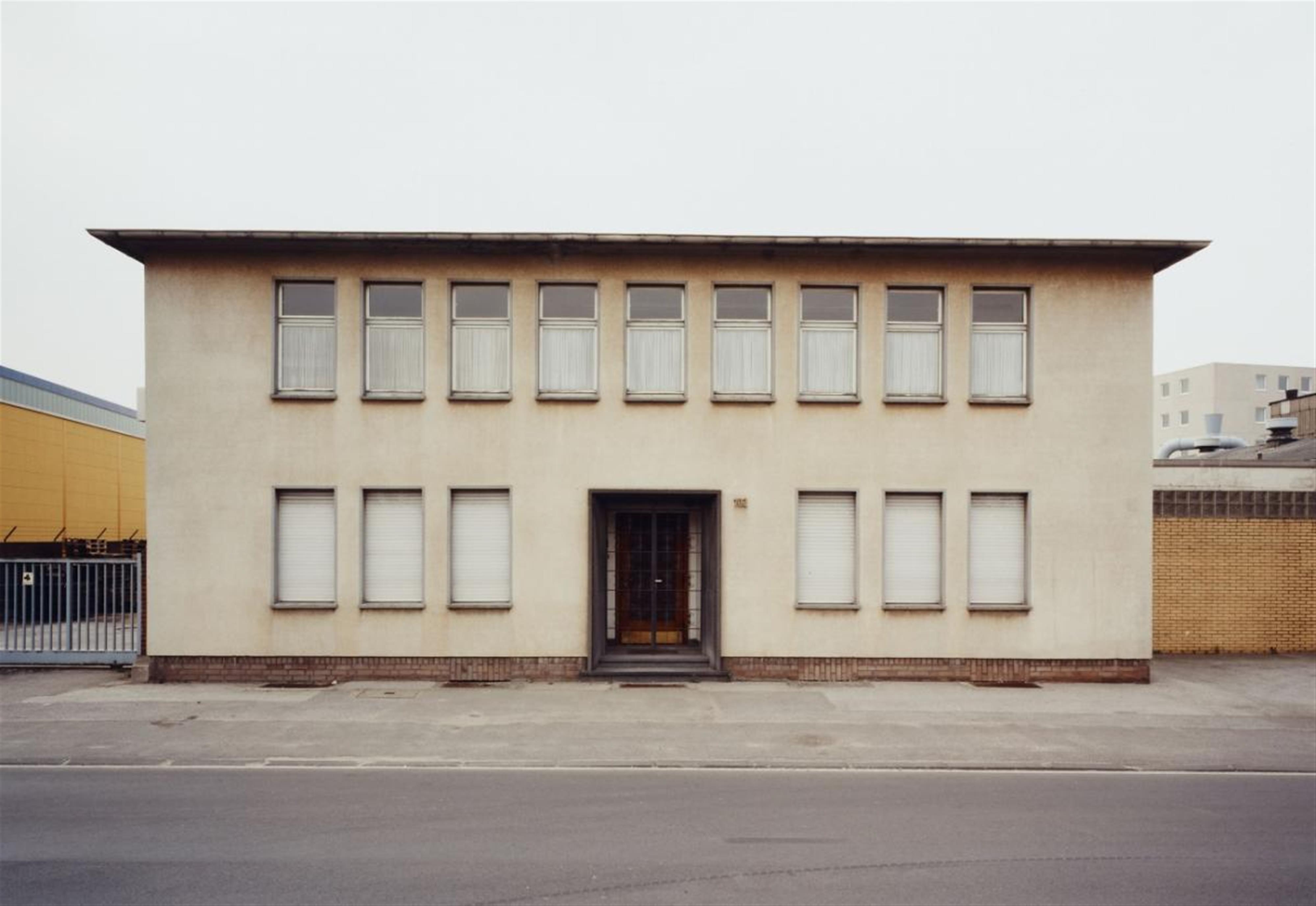 Thomas Ruff - Haus 12 III A - image-1
