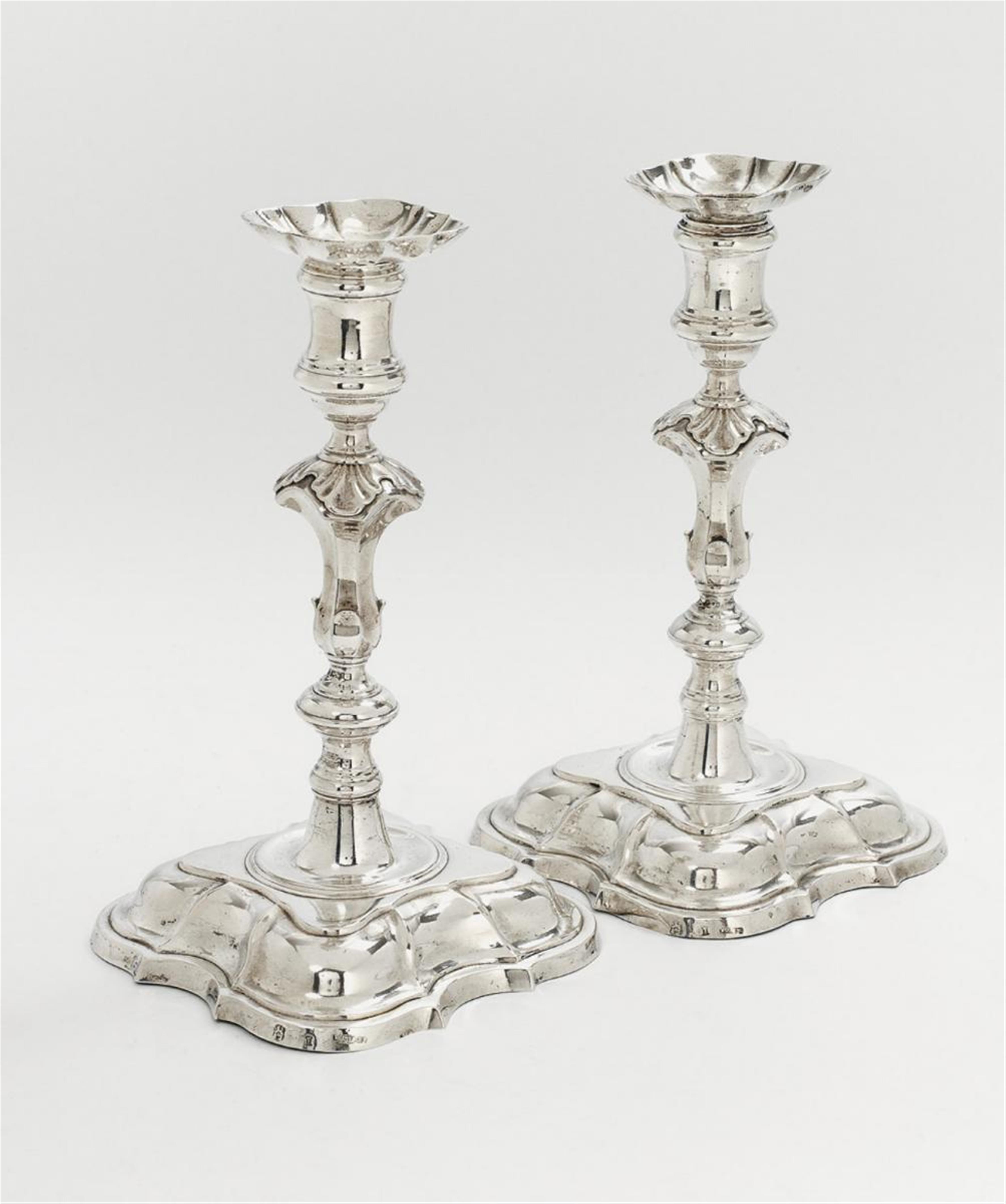 A pair of Hanover silver candlesticks. Marks of Frantz Peter Bunsen, ca. 1760. - image-1