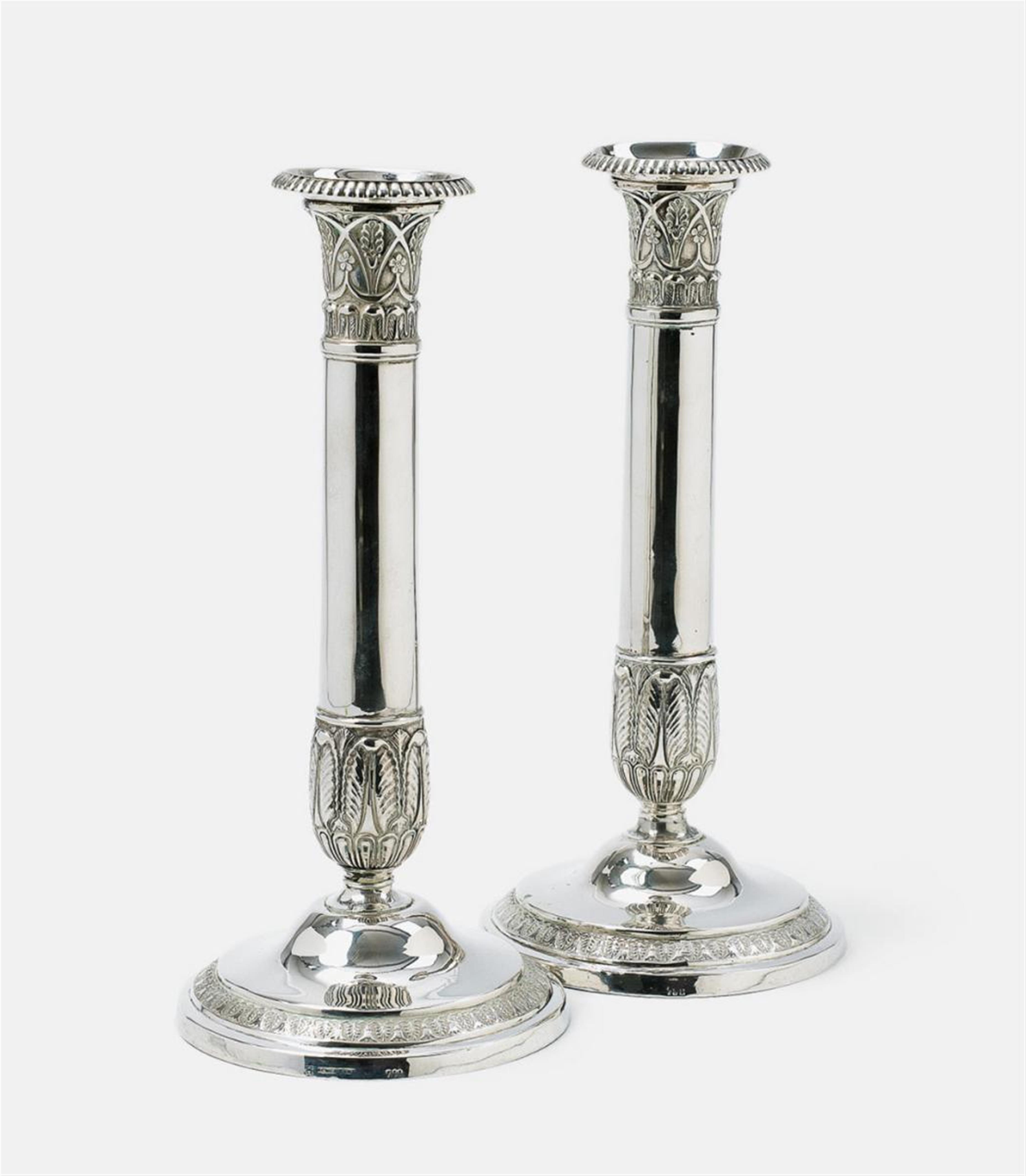 A pair of Hanau candlesticks. Marks of Johann Daniel Christian Schleissner, 1830. - image-1