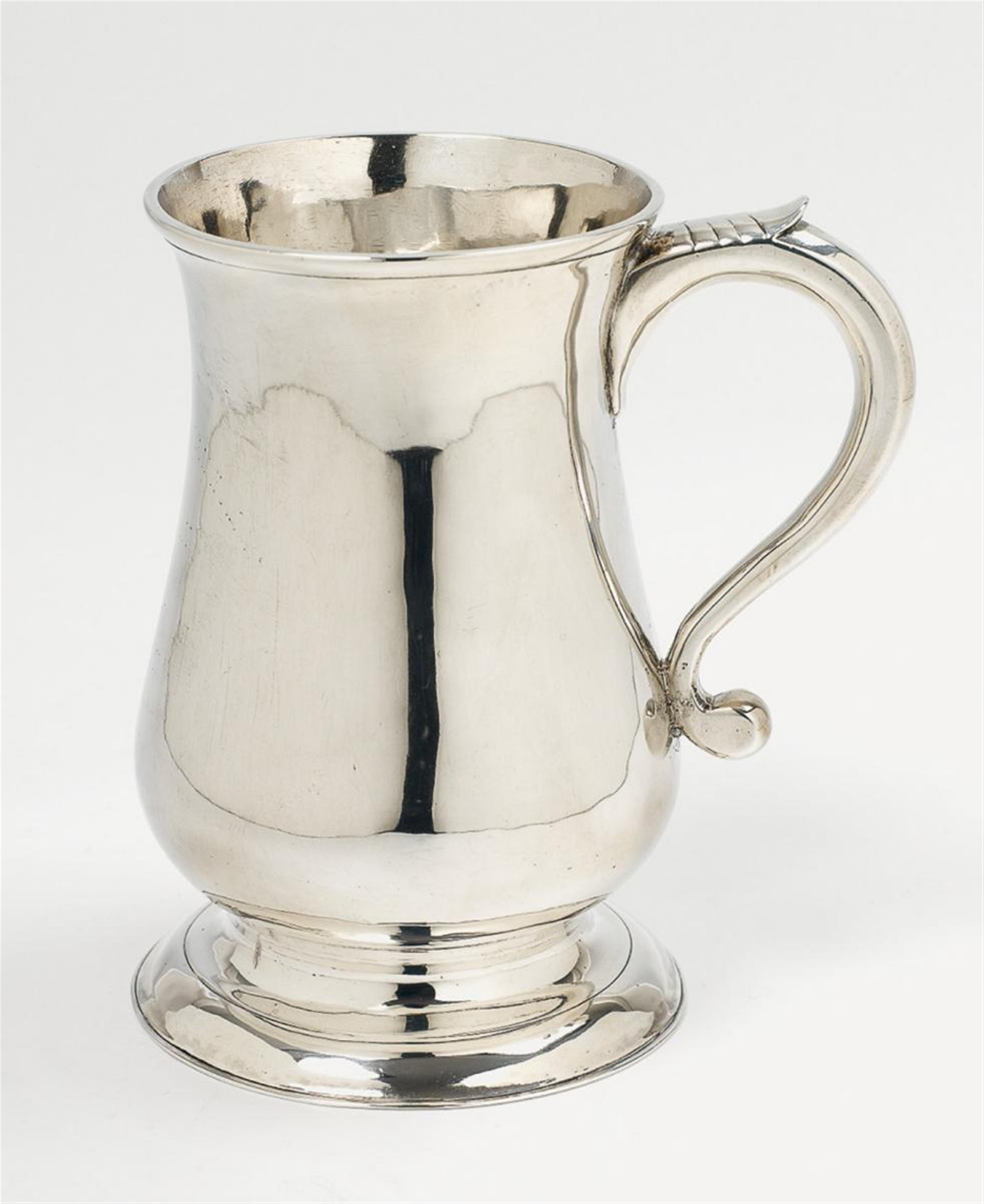 A George III Newcastle silver mug. Marks of John Langlands I, 1770. - image-1