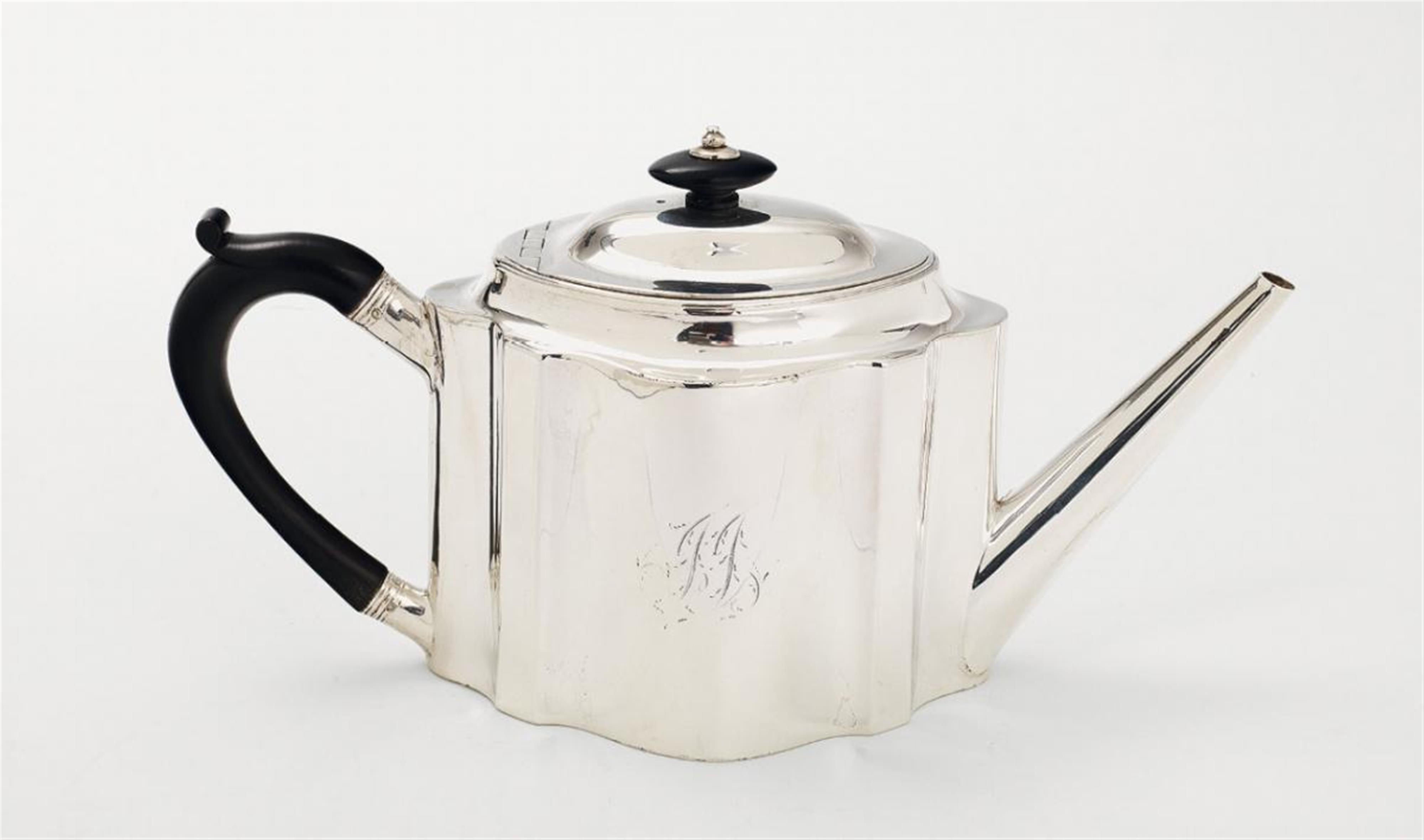 A George III London silver teapot. Marks of Hester Batmeman, 1787. - image-1