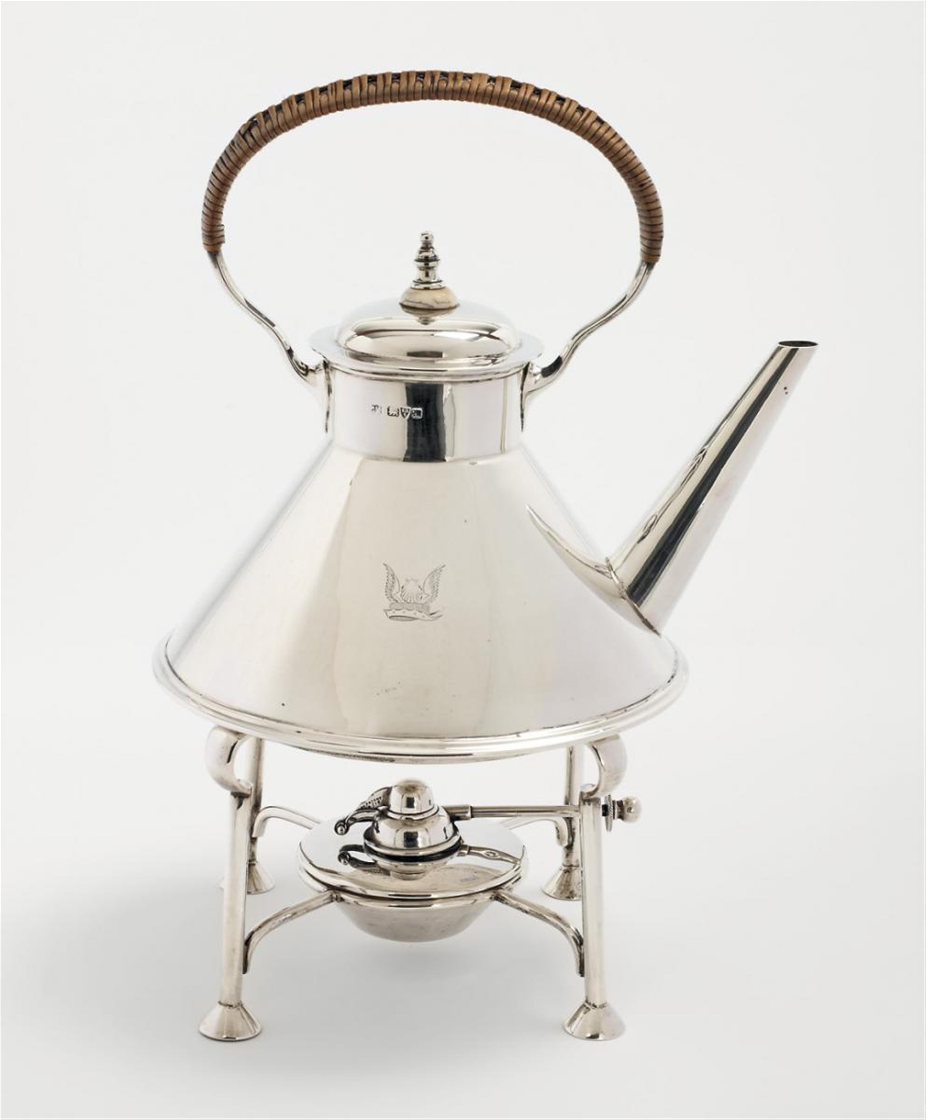 A George V Chester silver teapot and rechaud. Marks of Herbert Edward & Frank Ernest Barker, 1912. - image-1
