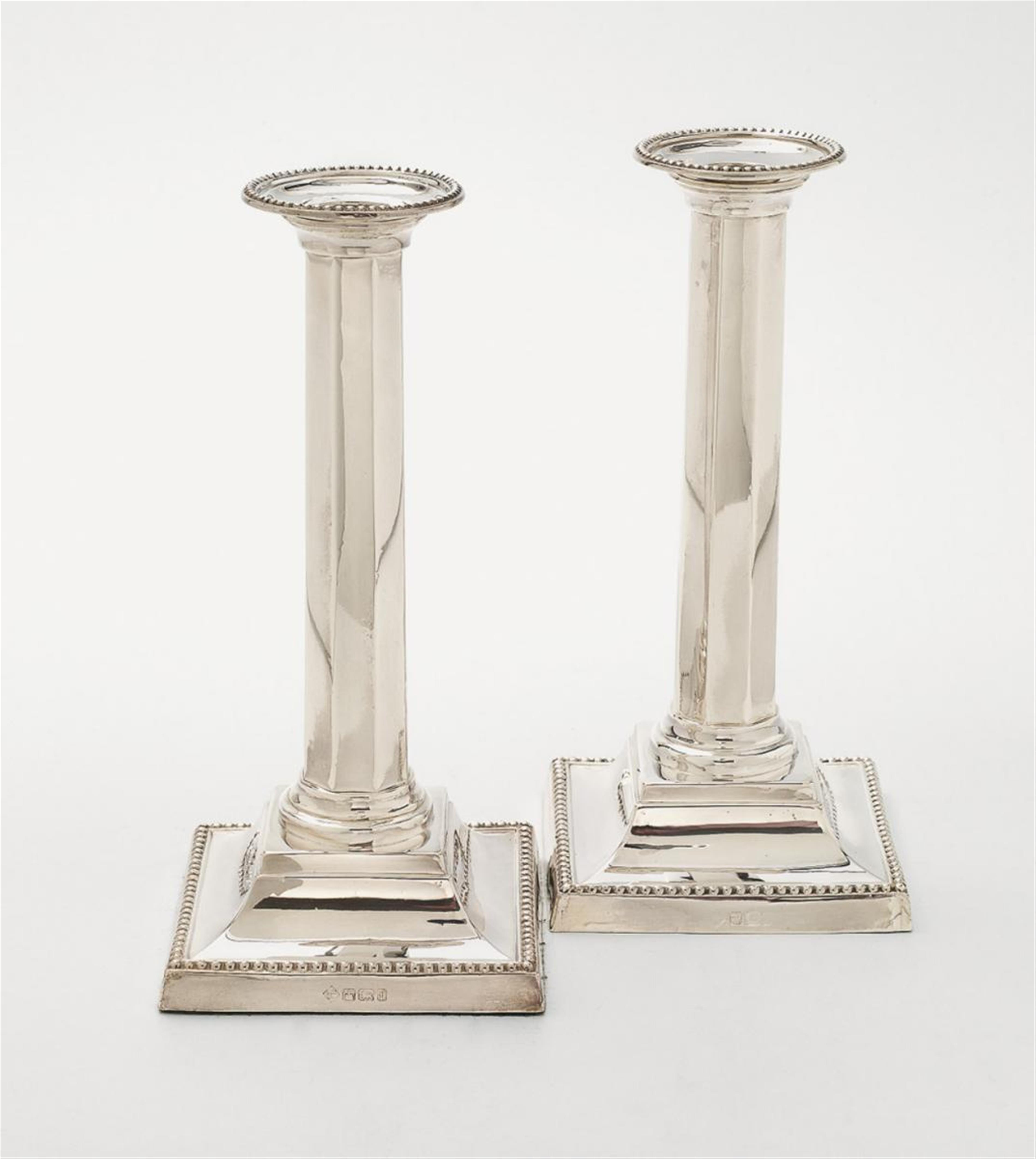 A pair of George V Sheffield silver candlesticks. Marks of Richard Martin & Ebenezer Hall, 1923. - image-1