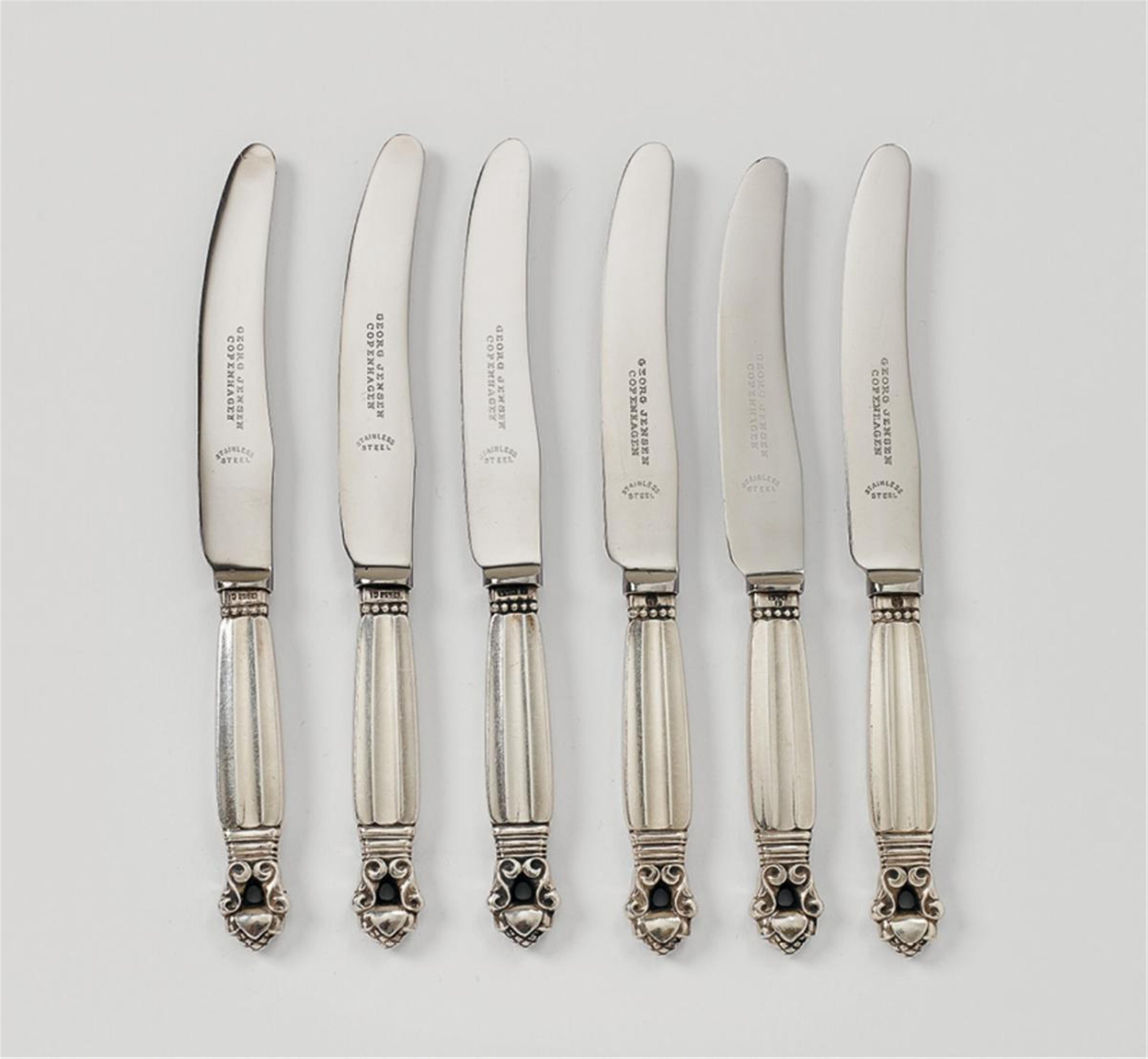 Six Copenhagen silver acorn pattern fruit knives no. 62. Design Johan Rohde 1915, made by Georg Jensen after 1945. - image-1