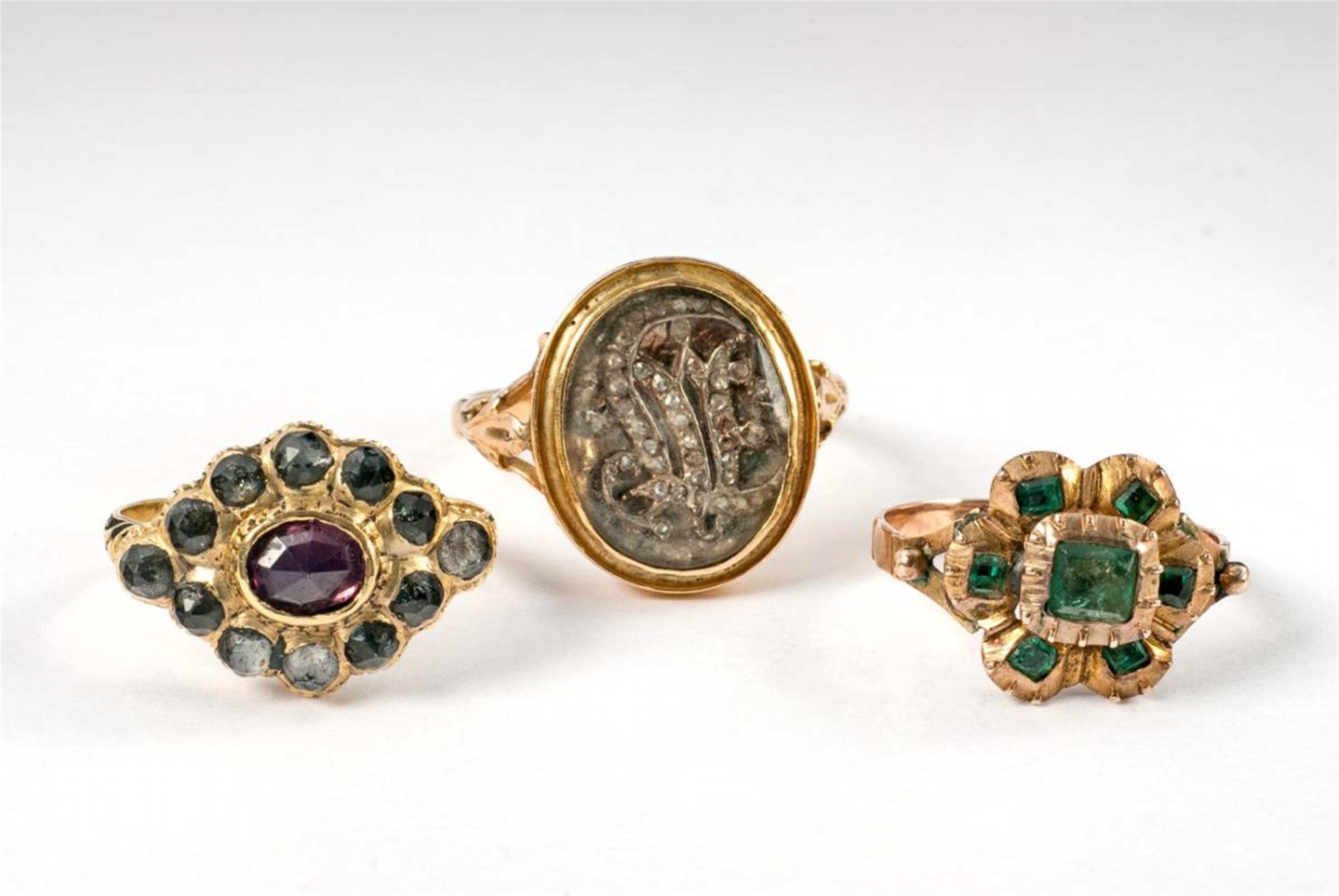 Three historical gold rings. - image-1