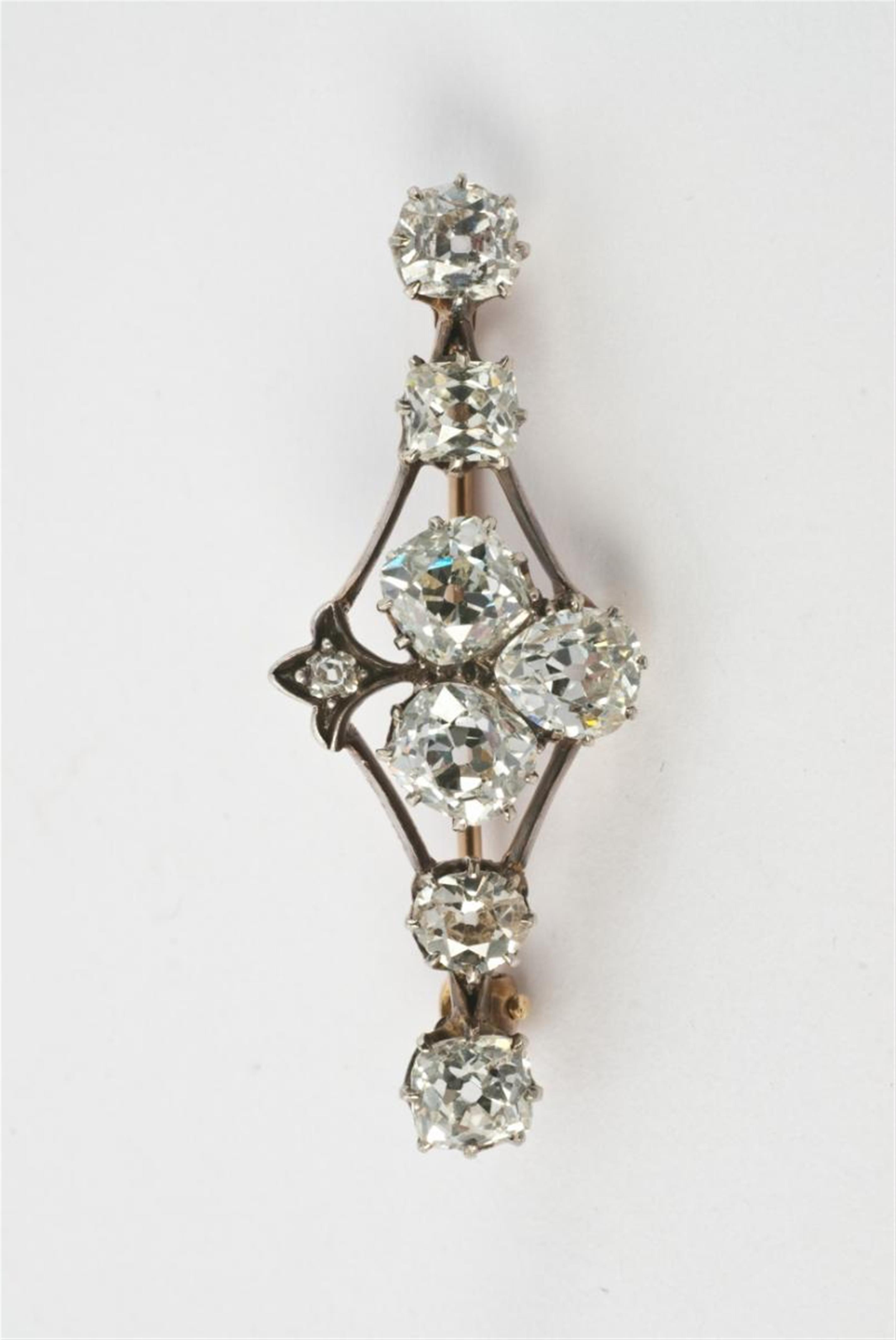 A late 19th century diamond and gold bar brooch. - image-1