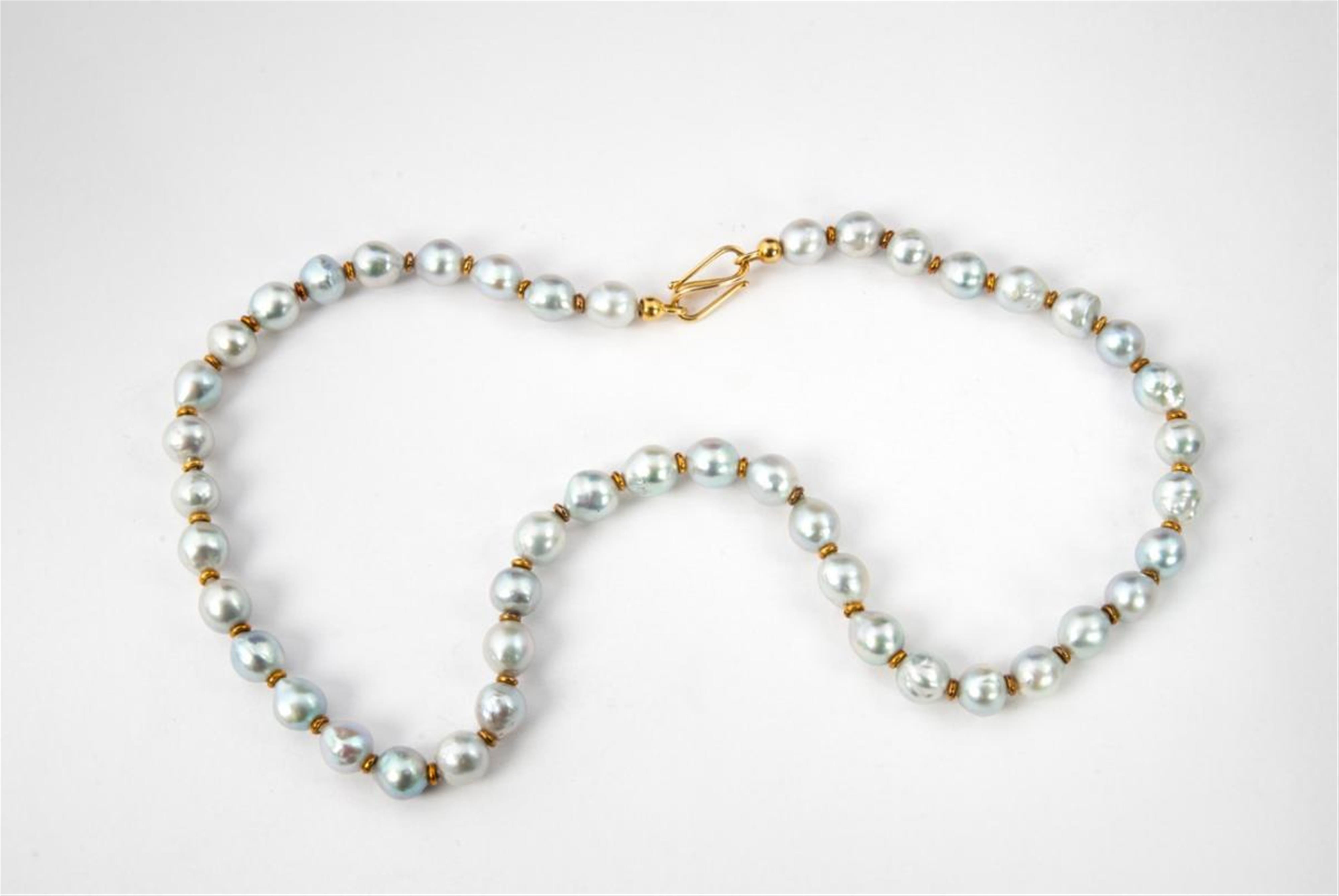 A German custom made 14 ct gold and grey cultured pearl necklace. - image-1