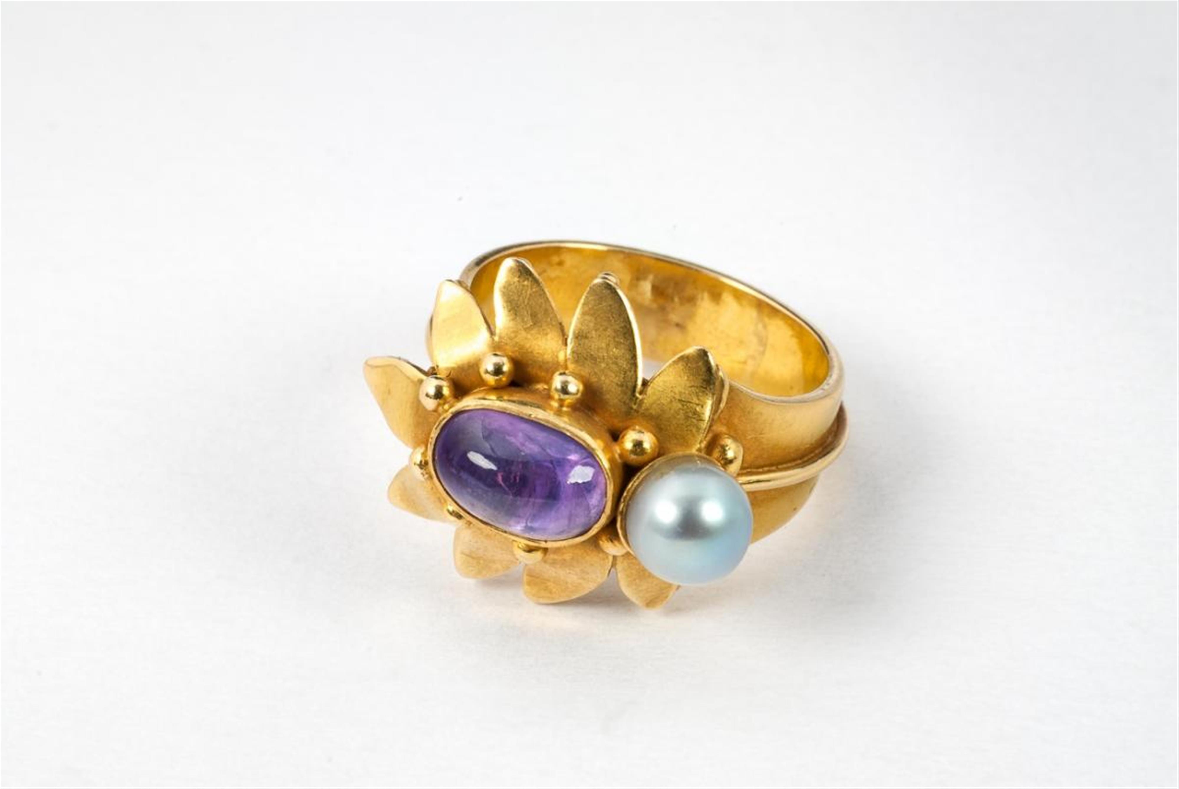 A German handforged 18 ct gold, pink tourmaline and pearl ring. - image-1