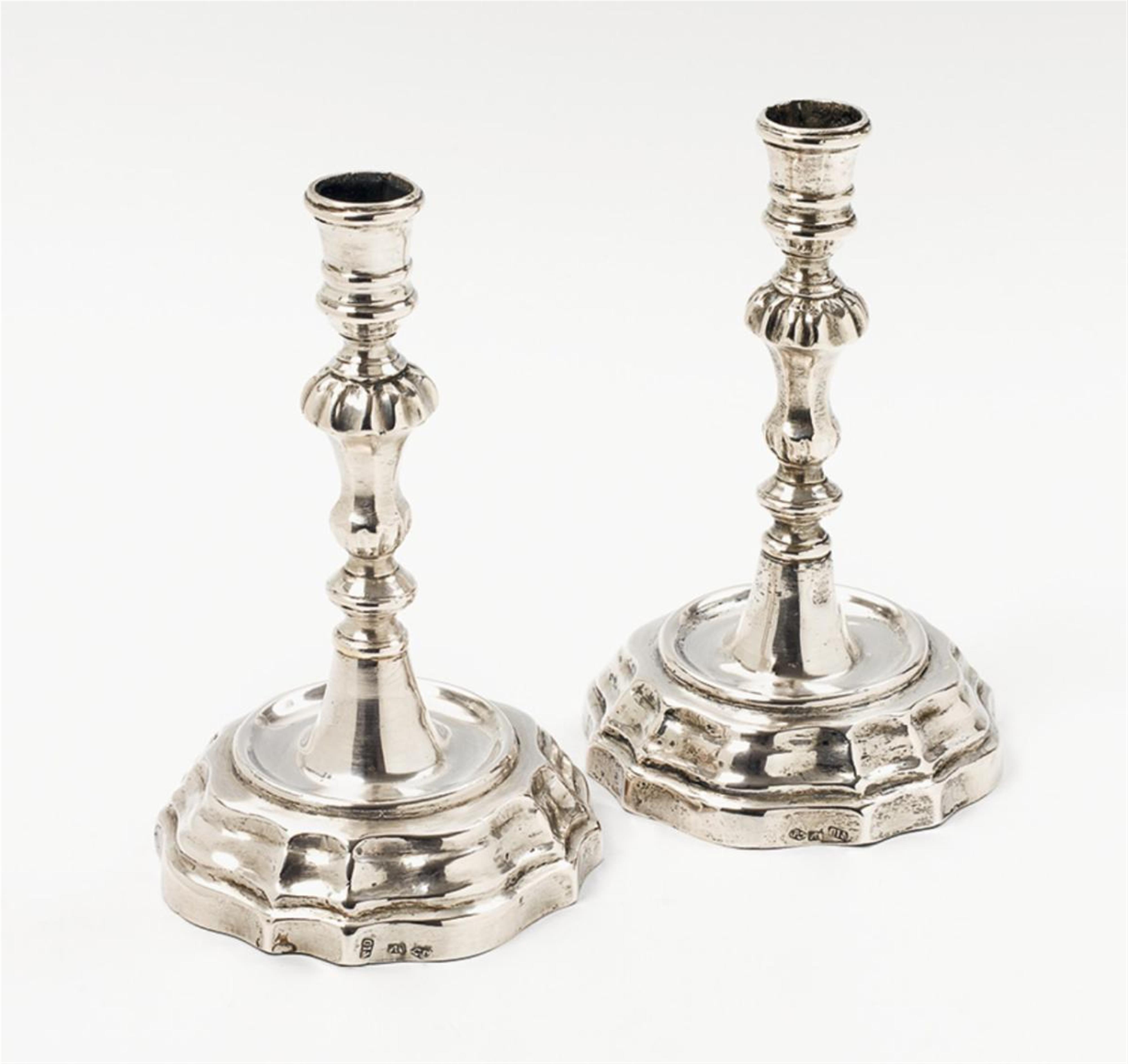 A pair of Mexican silver candlesticks. 18th C. - image-1