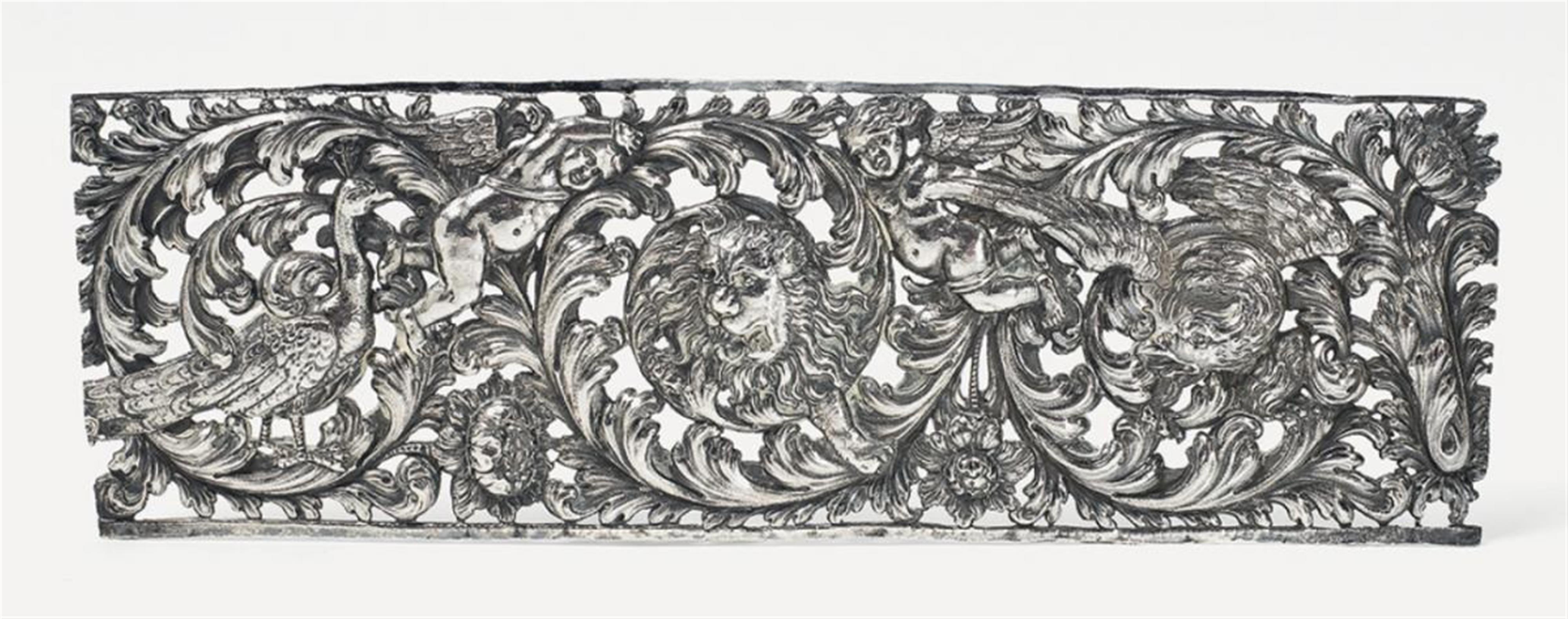A small silver acanthus relief. Probably South Germany, 18th C. - image-1