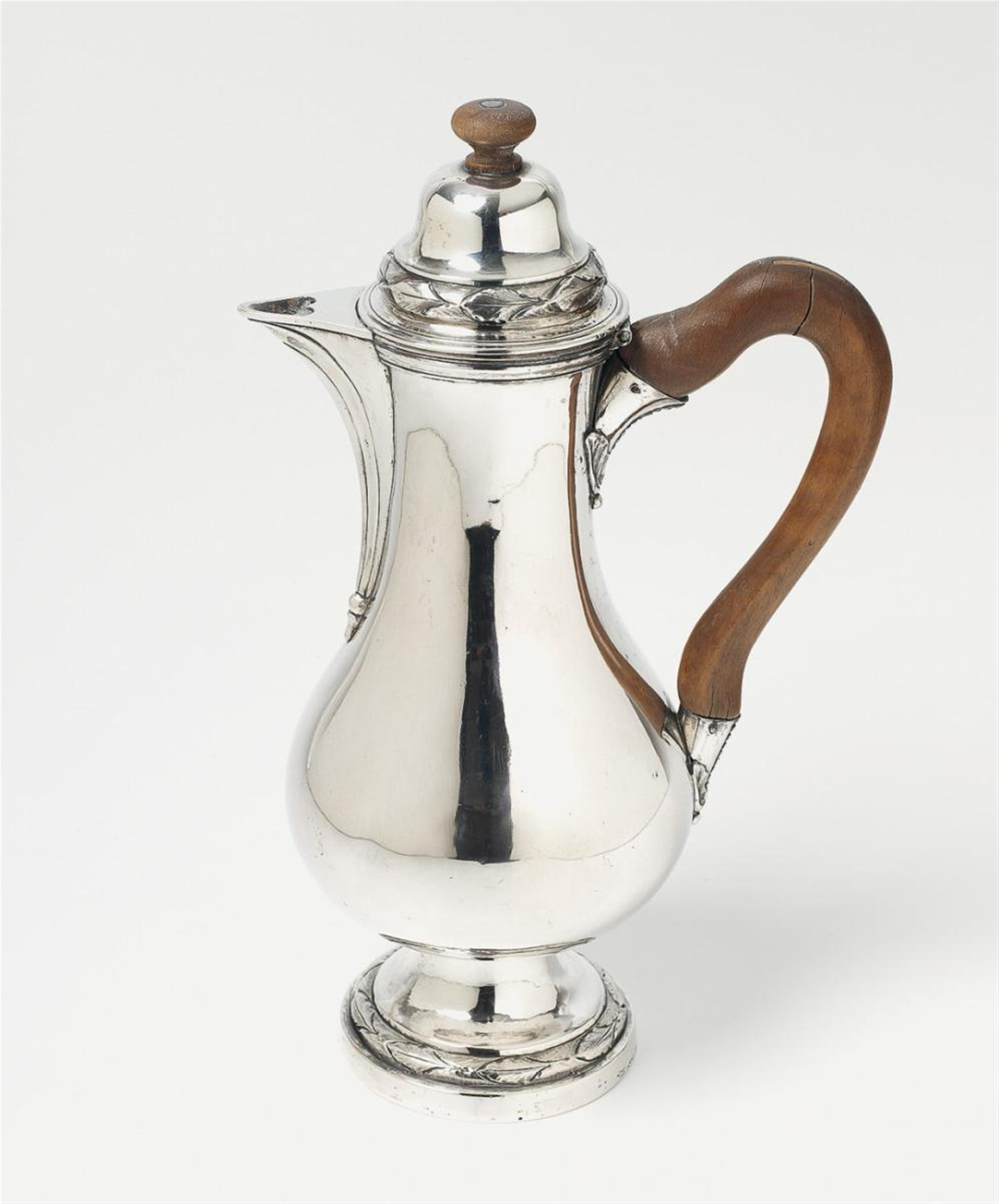 A silver coffeepot. Marks attributed to Karl Protorius, Vilnius 1803 - 28. - image-1
