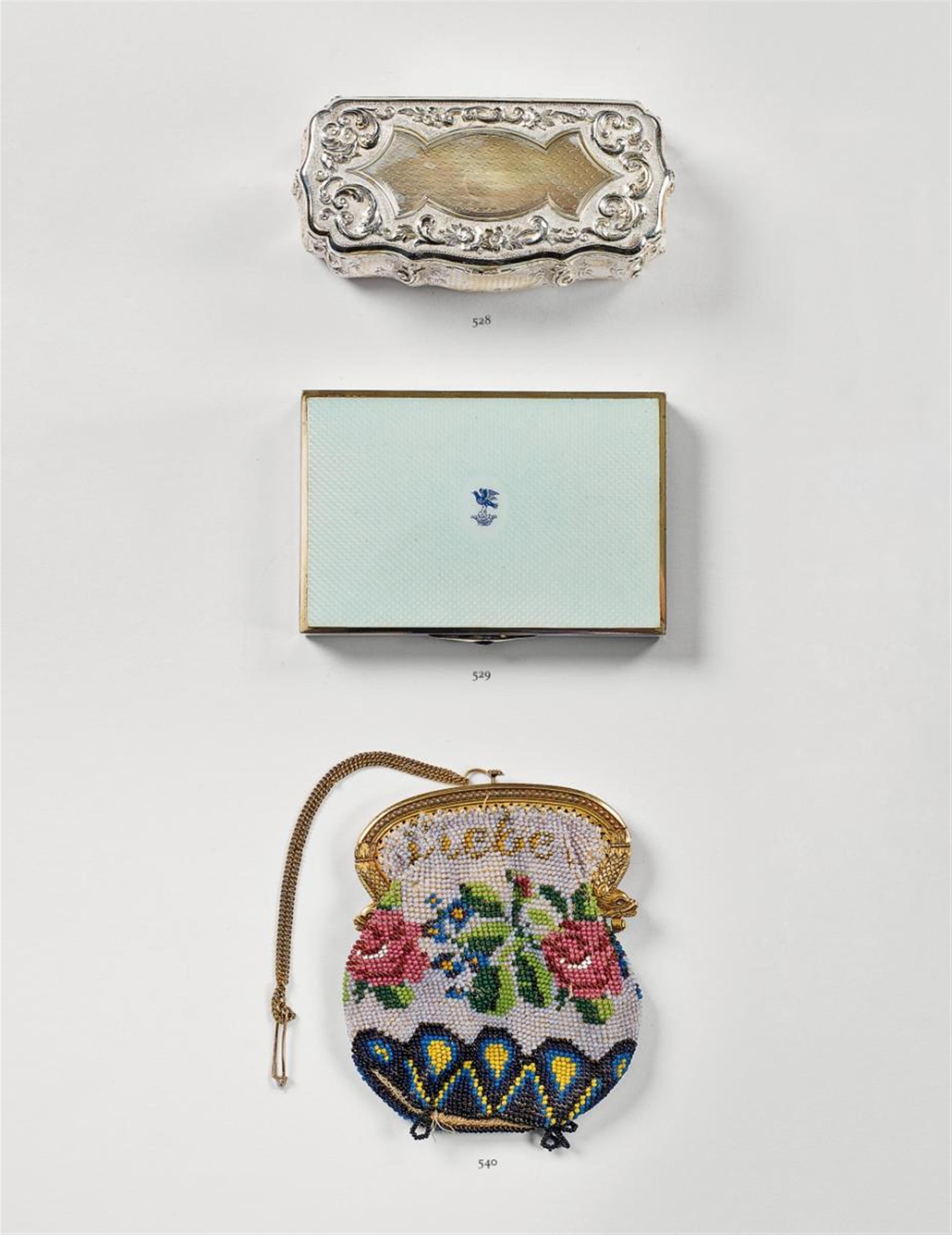 A silver and opaline-blue translucide enamel cigarette case with heraldic emblem to lid - image-1