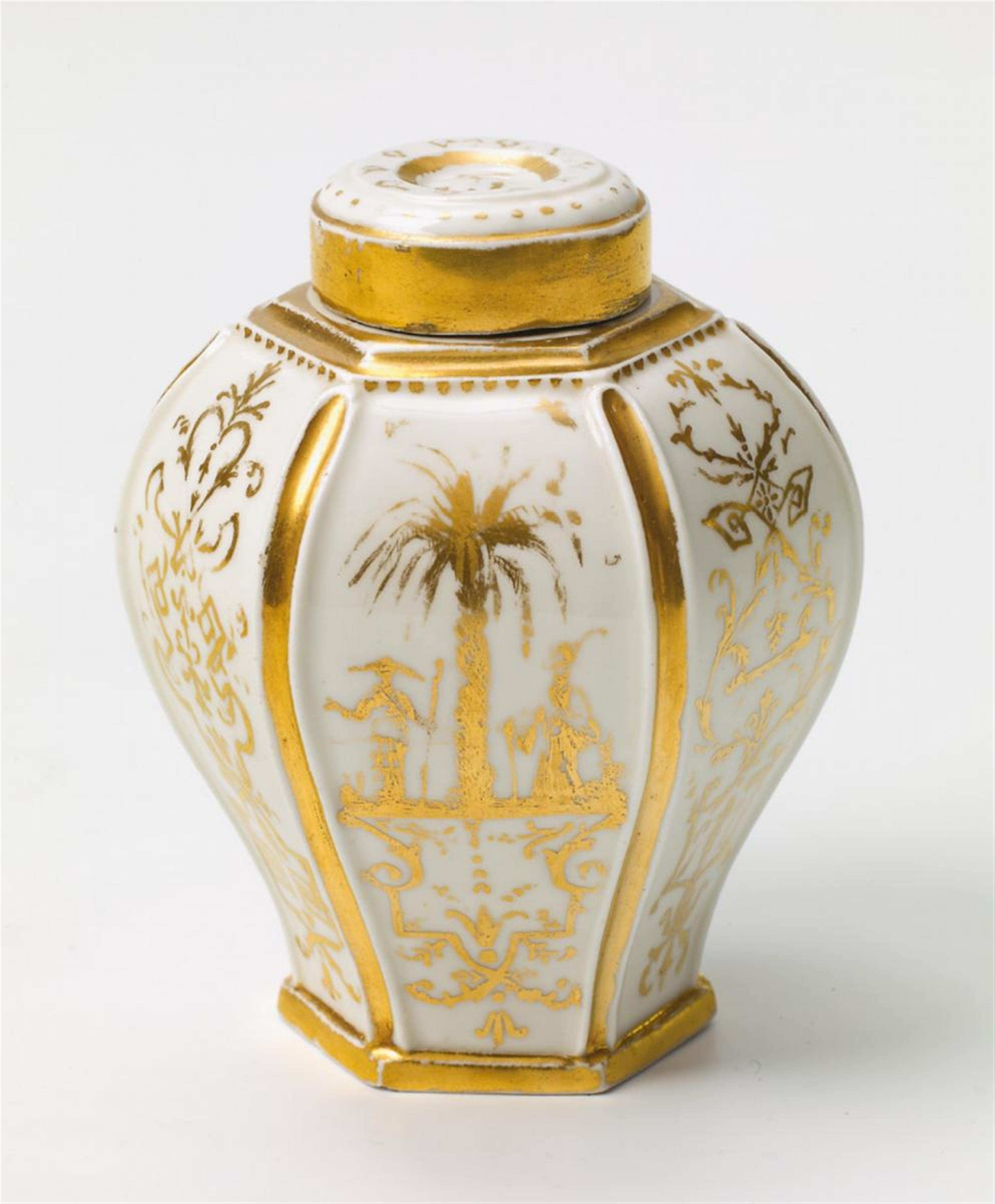 A Meissen tea caddy and cover decorated in Augsburg - image-2