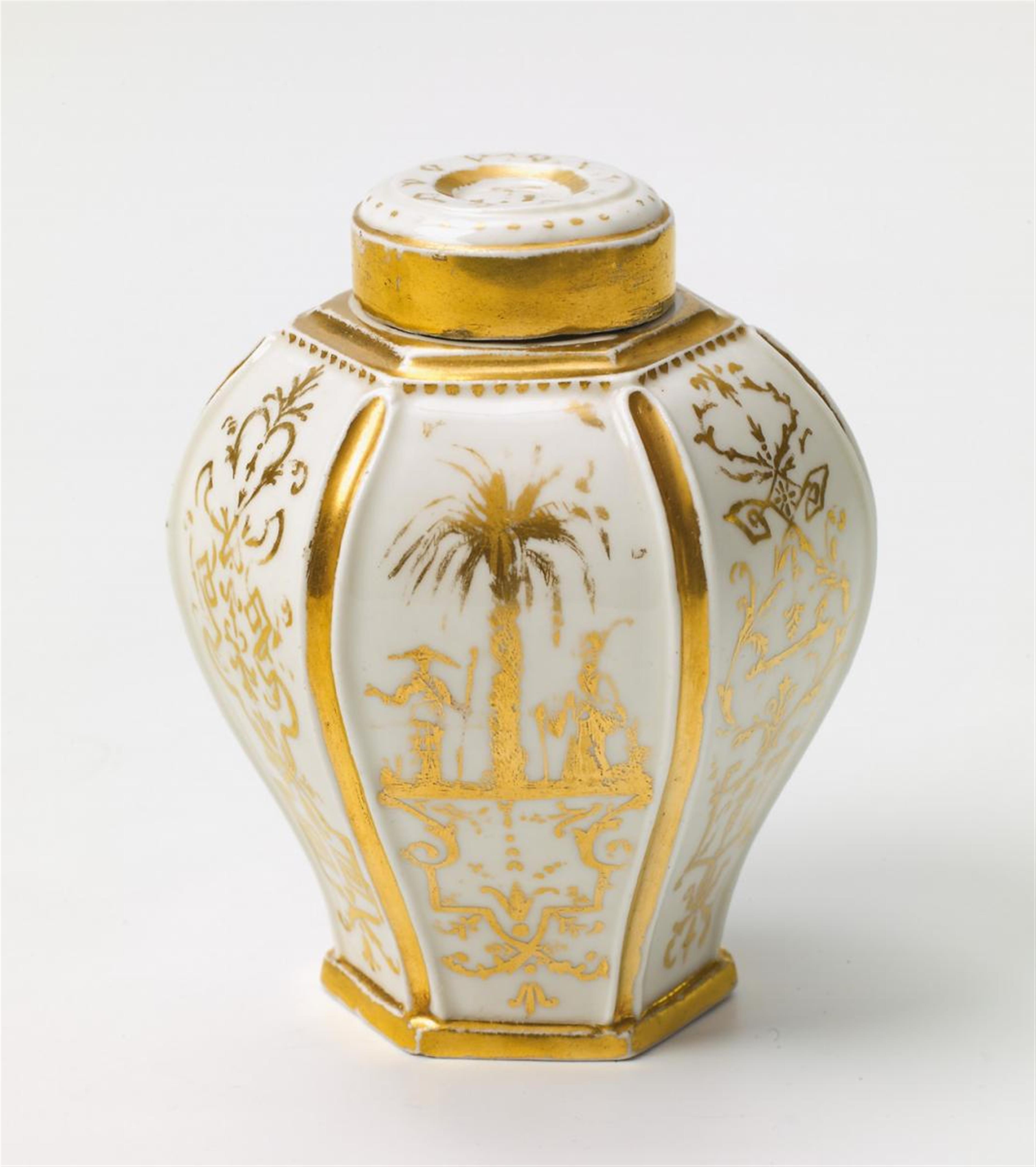 A Meissen tea caddy and cover decorated in Augsburg - image-1