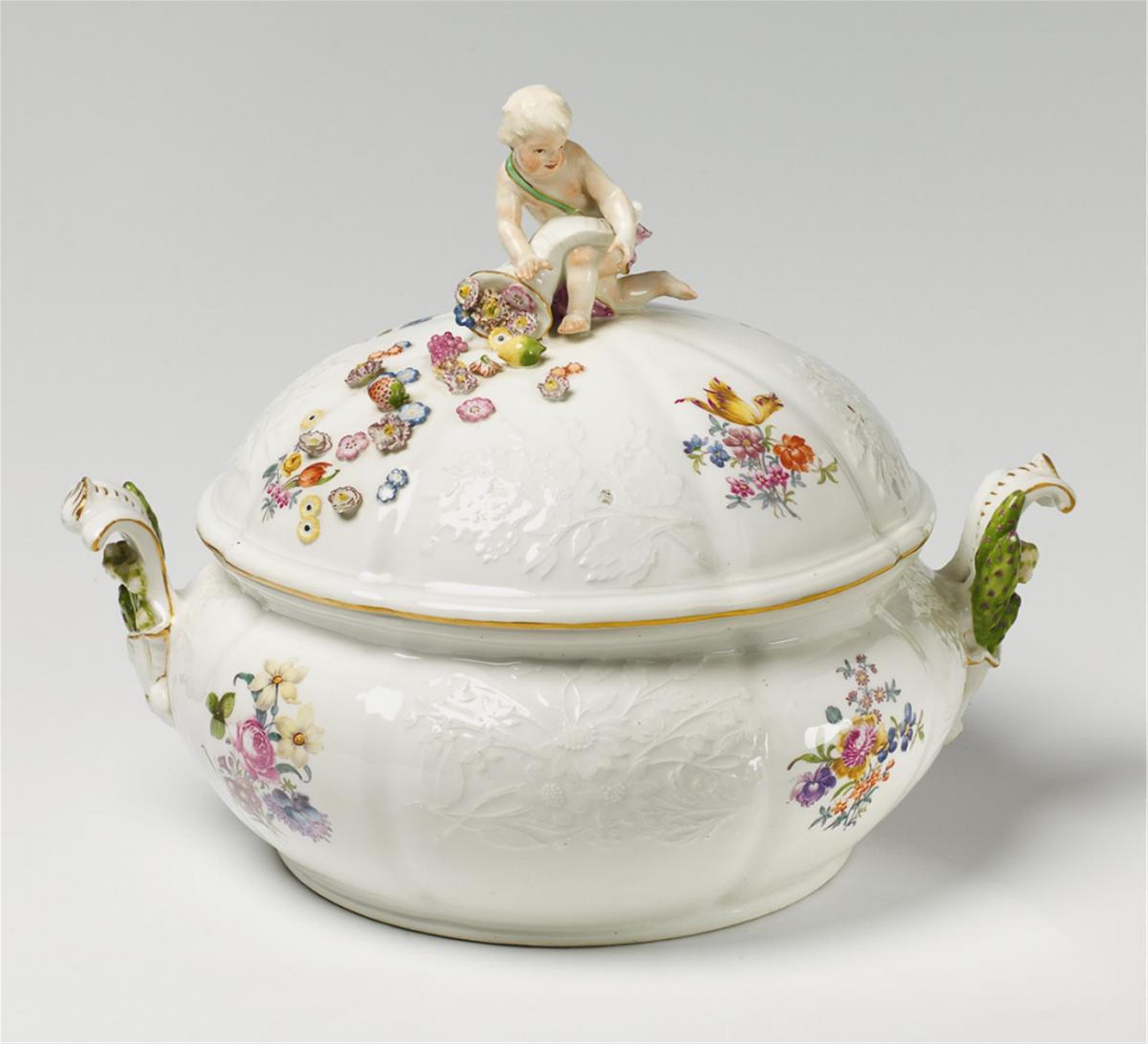 A Meissen Gotzkowsky-moulded tureen and cover - image-1