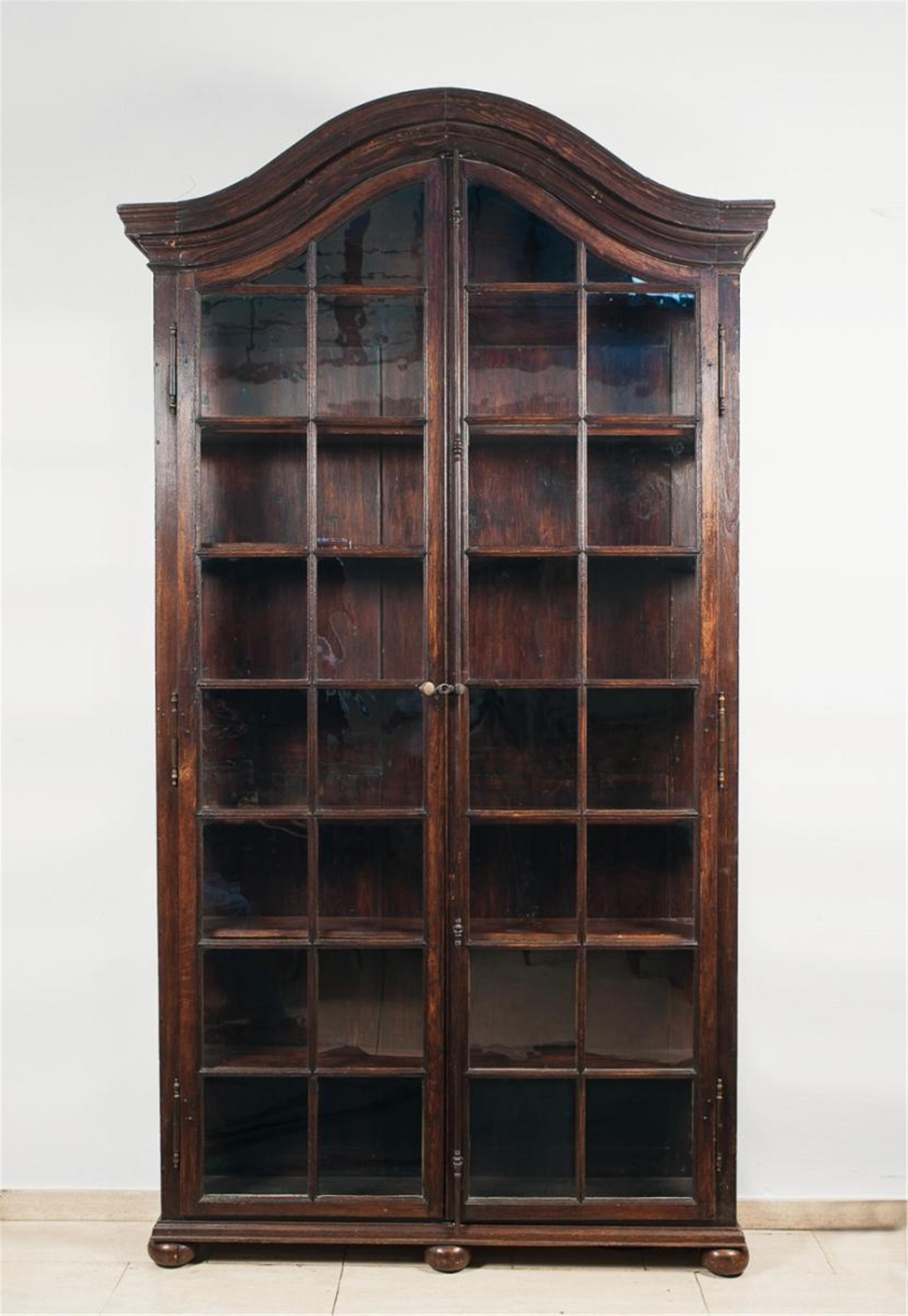 A large 18th century style display case - image-1