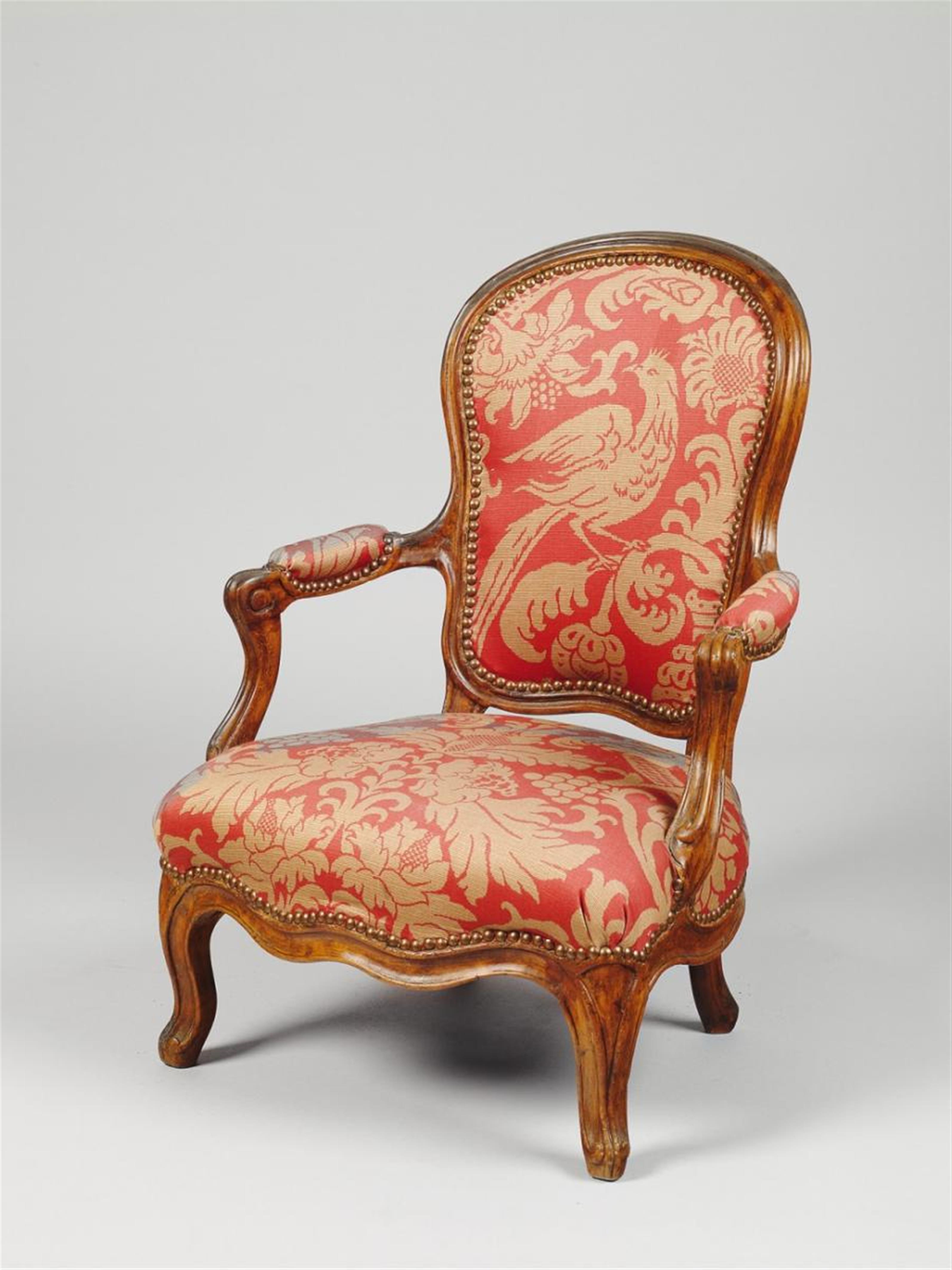 A Parisian Louis XV period softwood fauteuil d'enfant - image-1