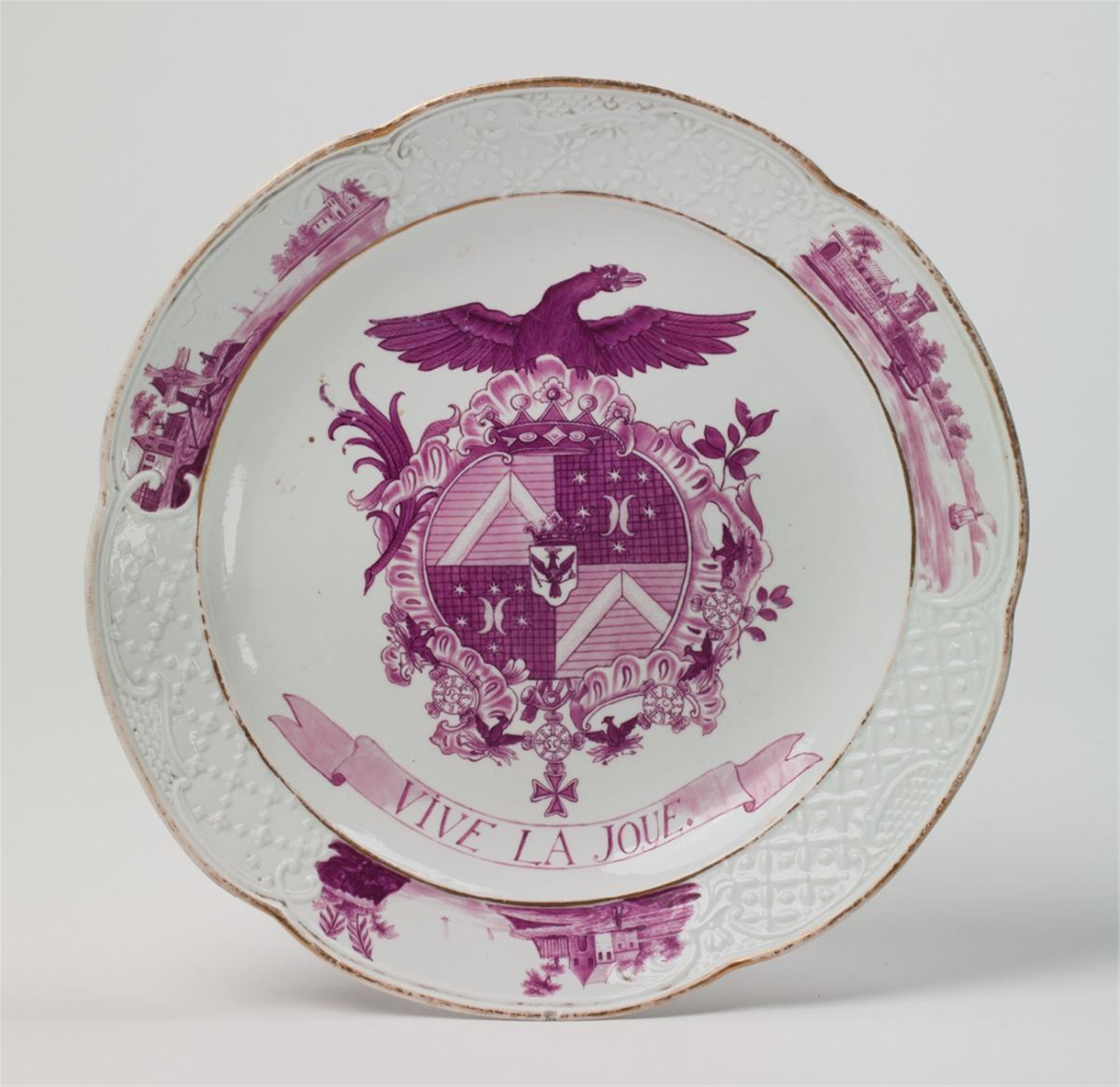 A Wegely porcelain plate with the coat of arms of Count Gotter. - image-1