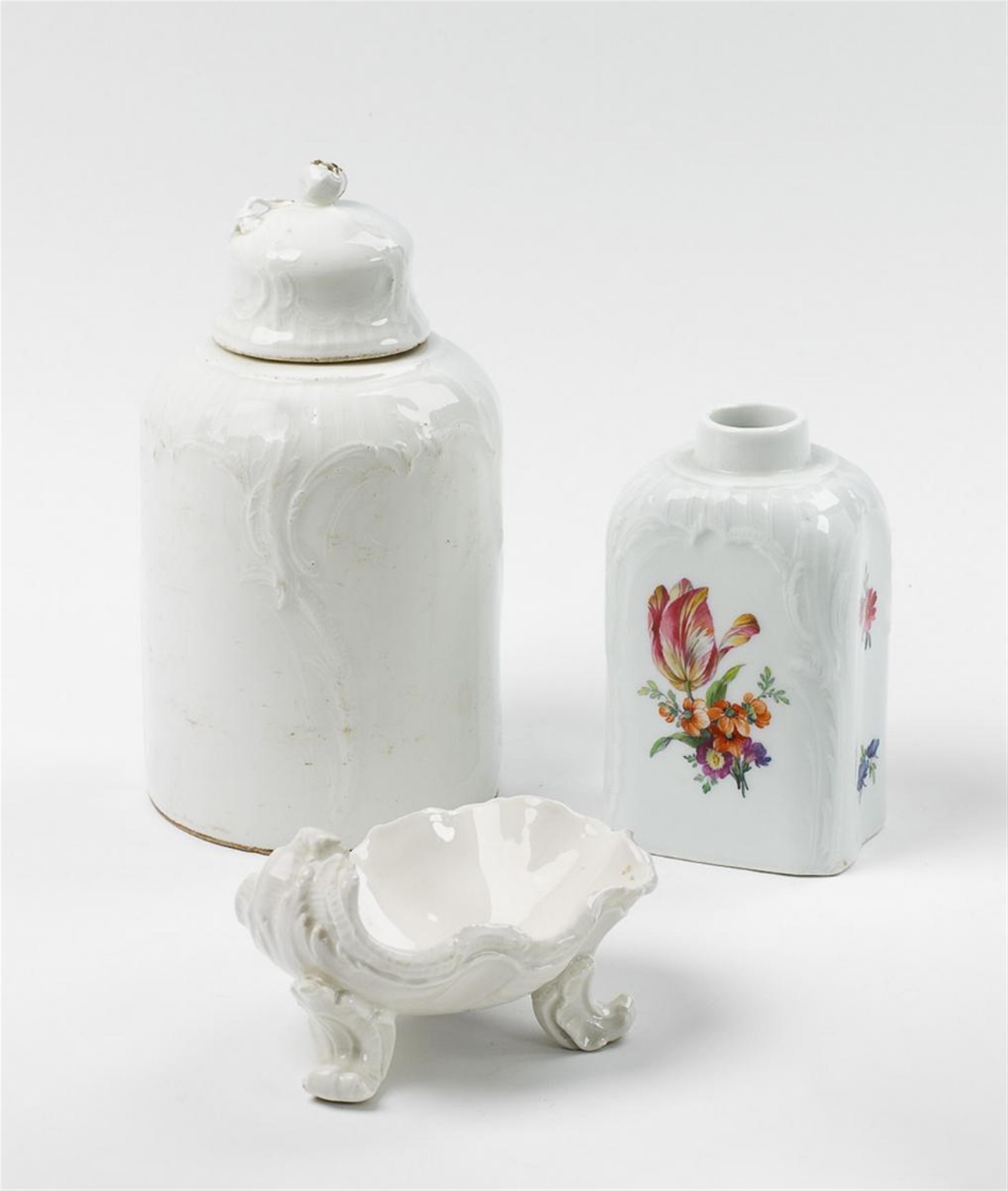 Two KPM porcelain tea caddys and a spice dish formed as a shell. - image-1
