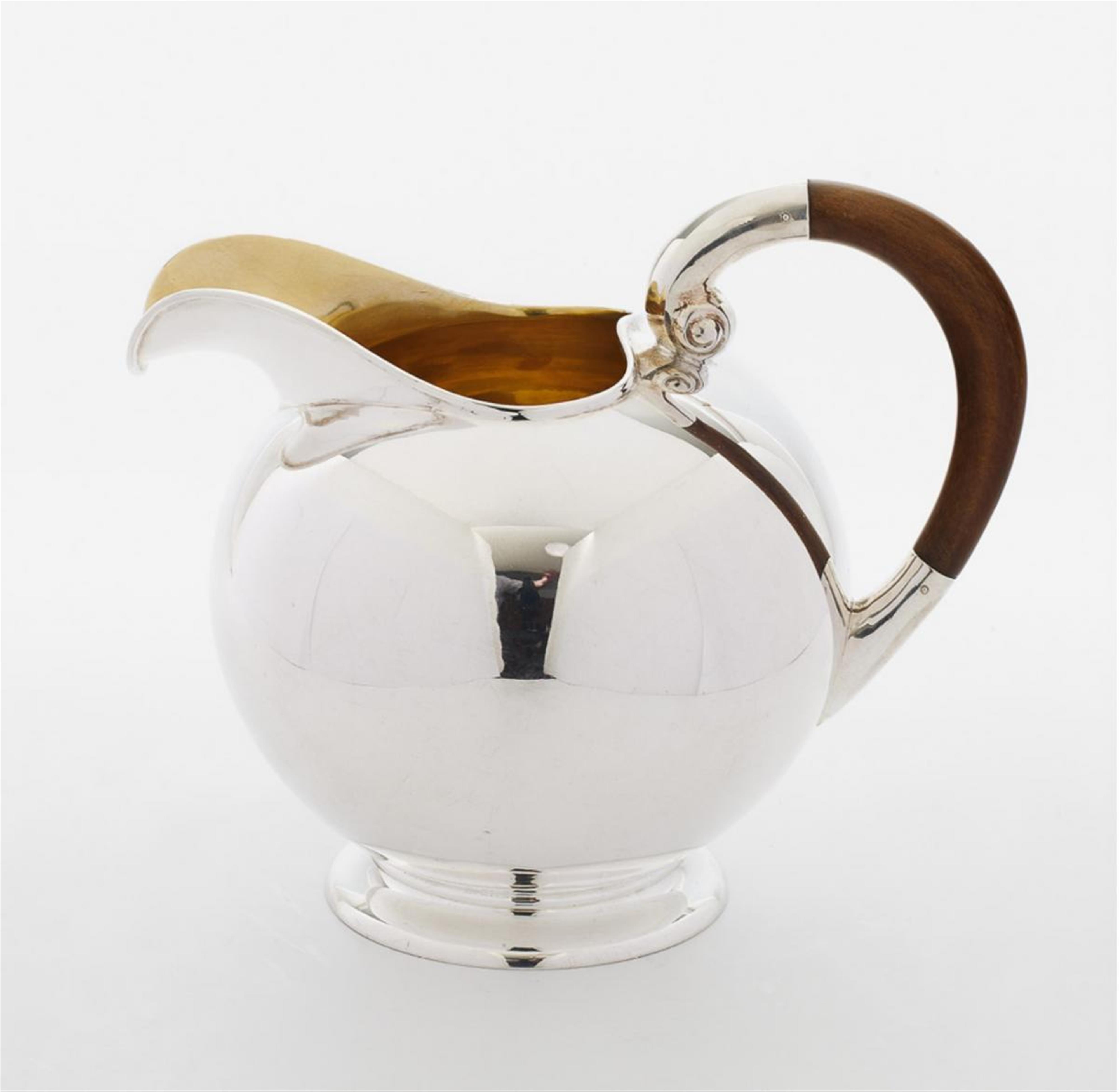 An Art Déco Berlin silver partially gilt water jug. - image-1