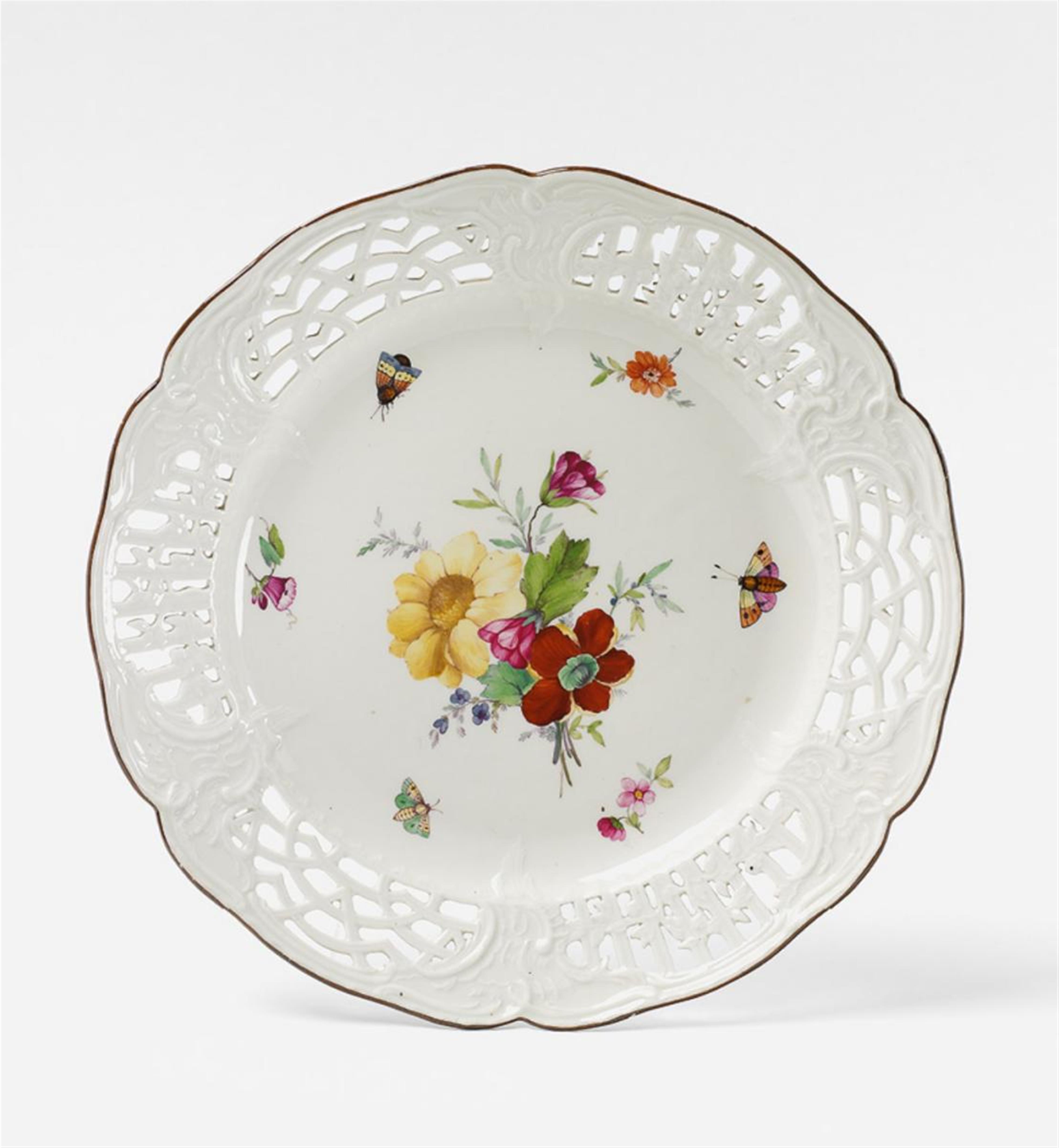 A KPM porcelain dessert plate made for Prince Heinrich. - image-1