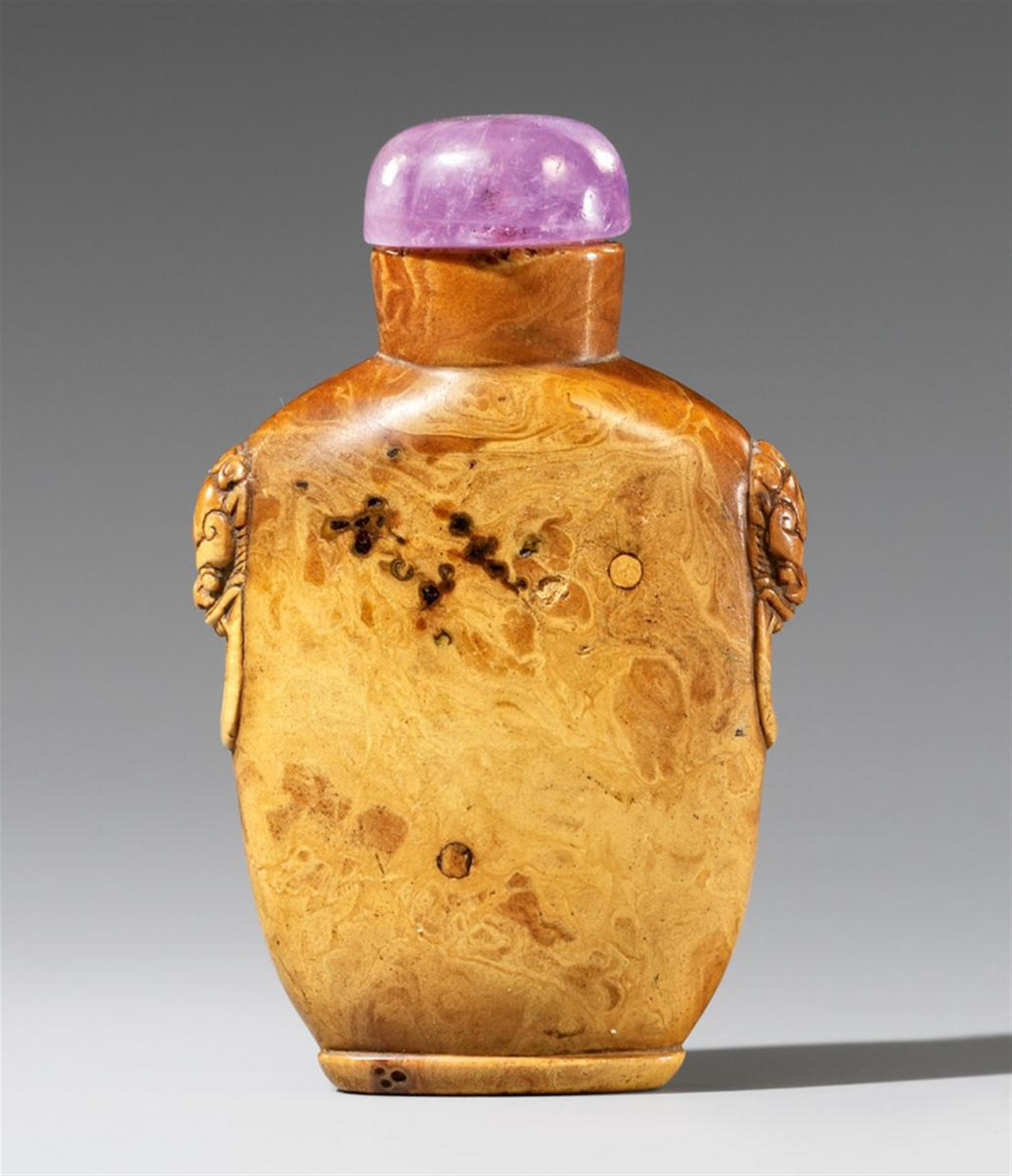 A burlwood snuff bottle. 18th/19th century - image-1