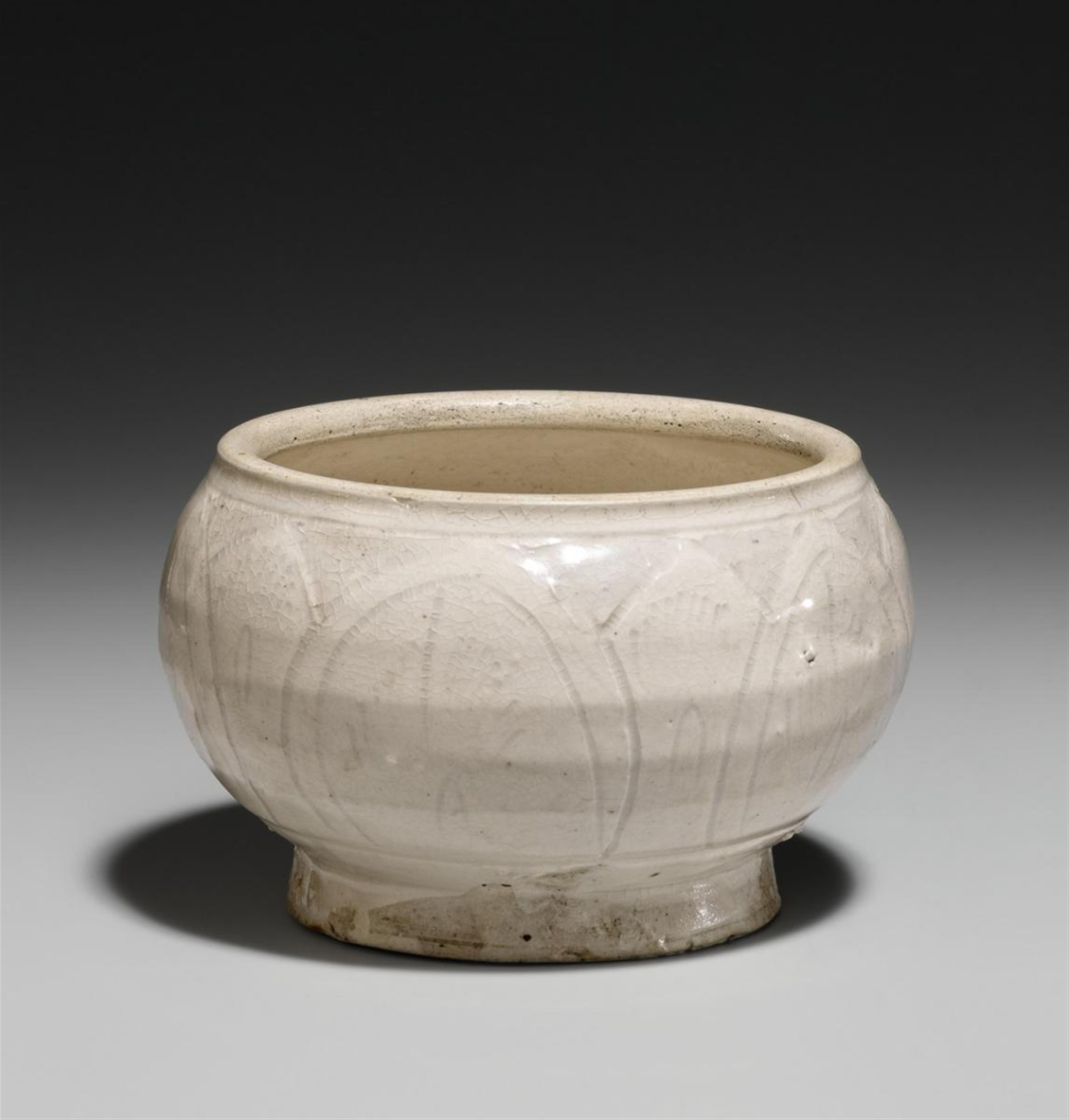 A globular Cizhou jar. Northern Song dynasty, 11th/12th century - image-1