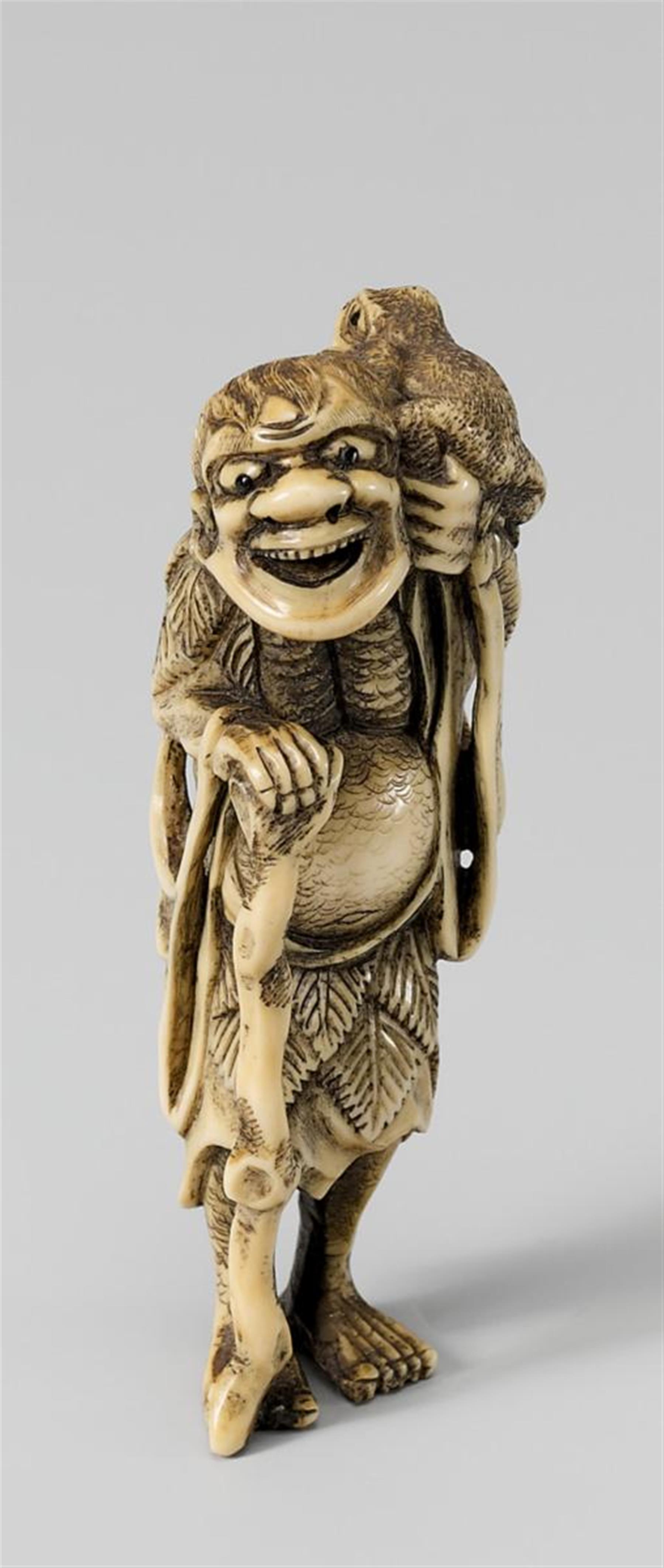 An ivory netsuke of a laughing Gama Sennin. Early 19th century - image-1