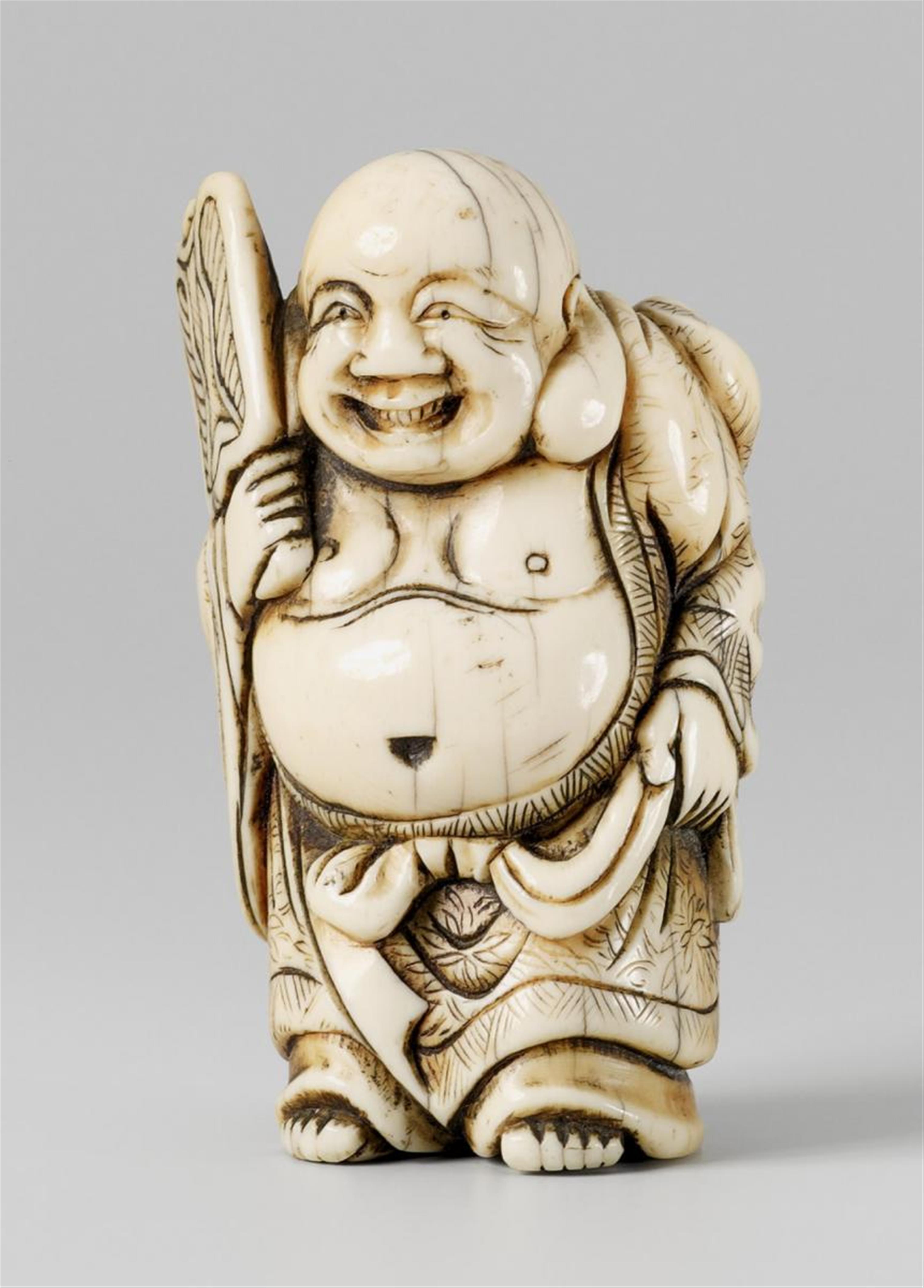 A large Kyoto school ivory netsuke of Hotei with a fan, by Masamori. Late 18th century - image-1