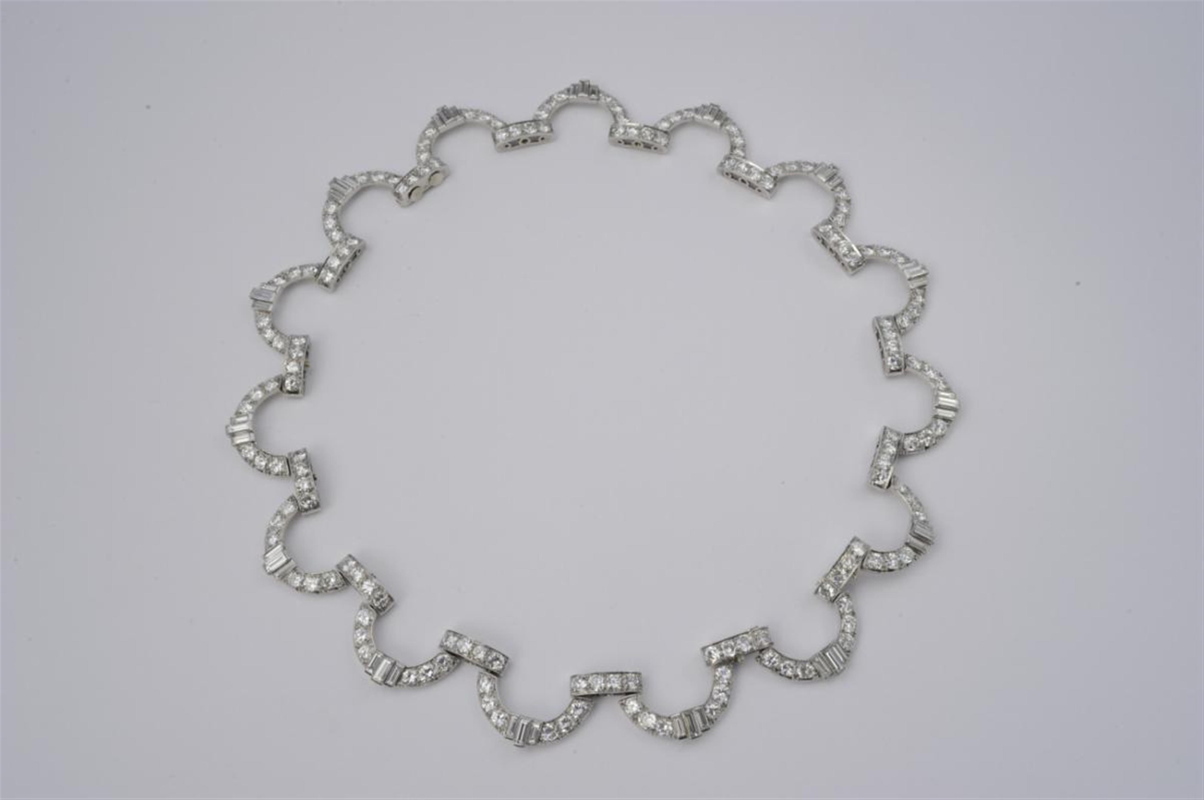 A 14k white gold and diamond Art Déco collier. - image-1