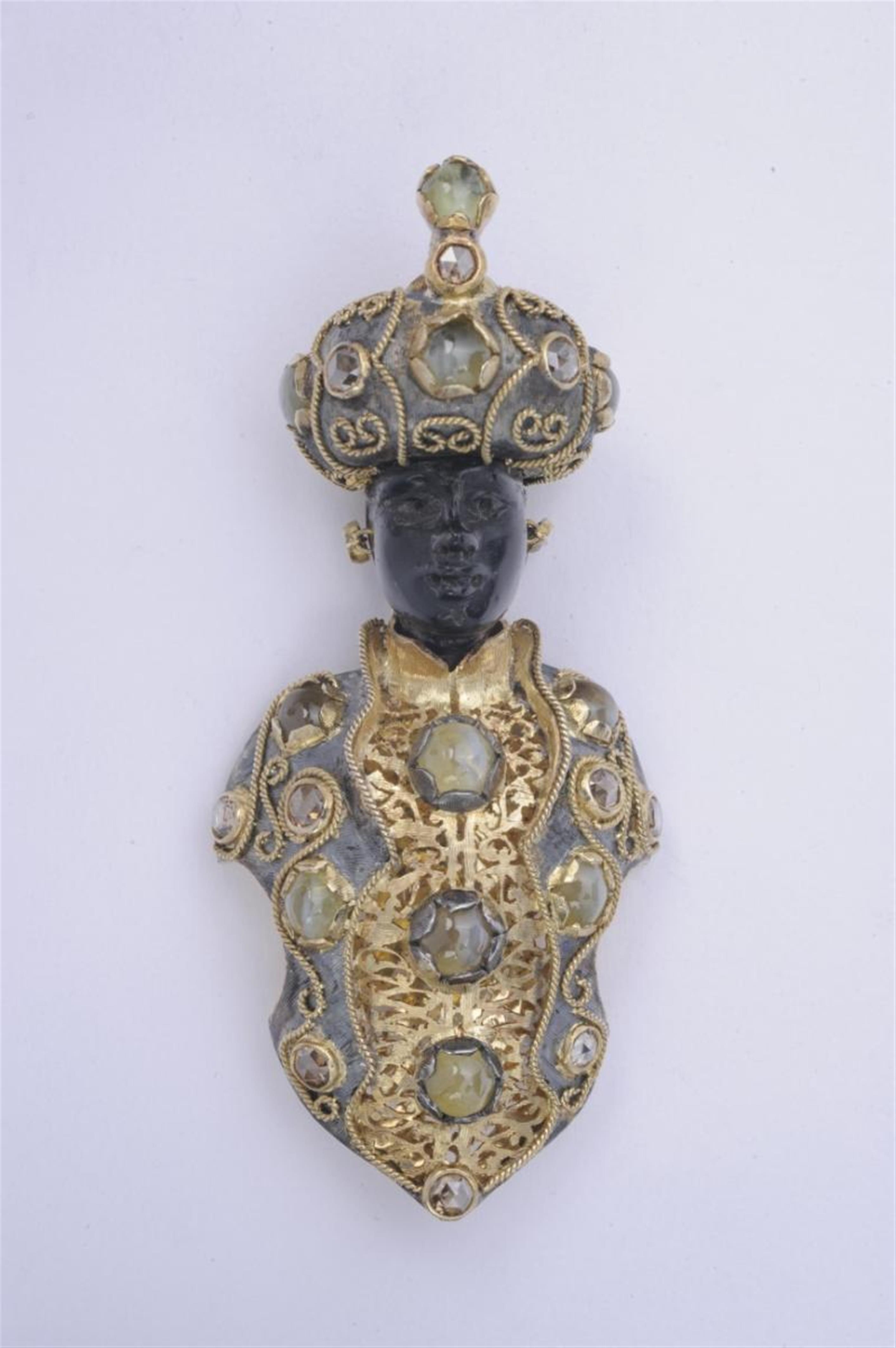 An 18k gold, silver and chrysoberyl Venetian "moretto" clip brooch. - image-1