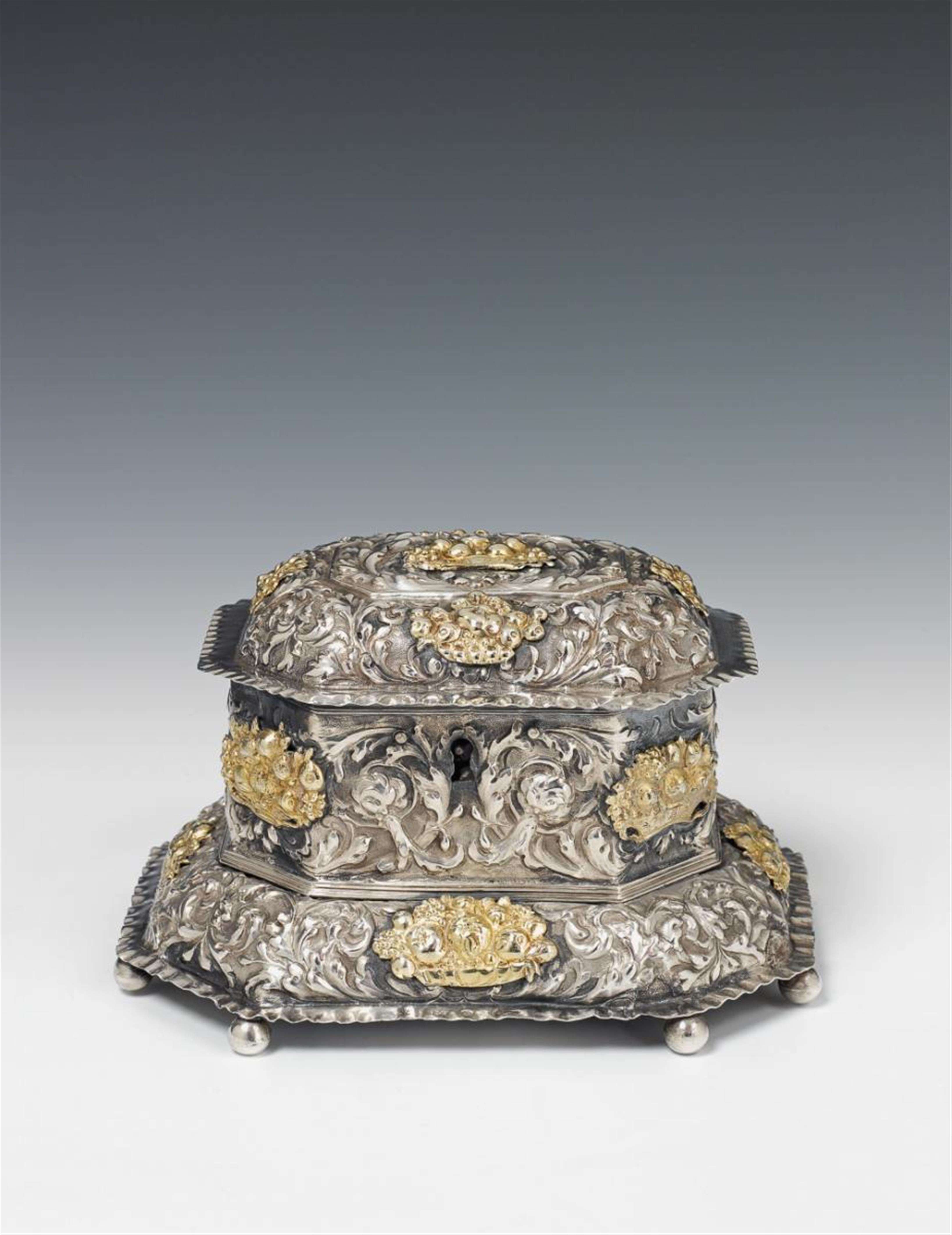 An Augsburg silver partially gilt box. Unmarked, 1668 - 1692. - image-1