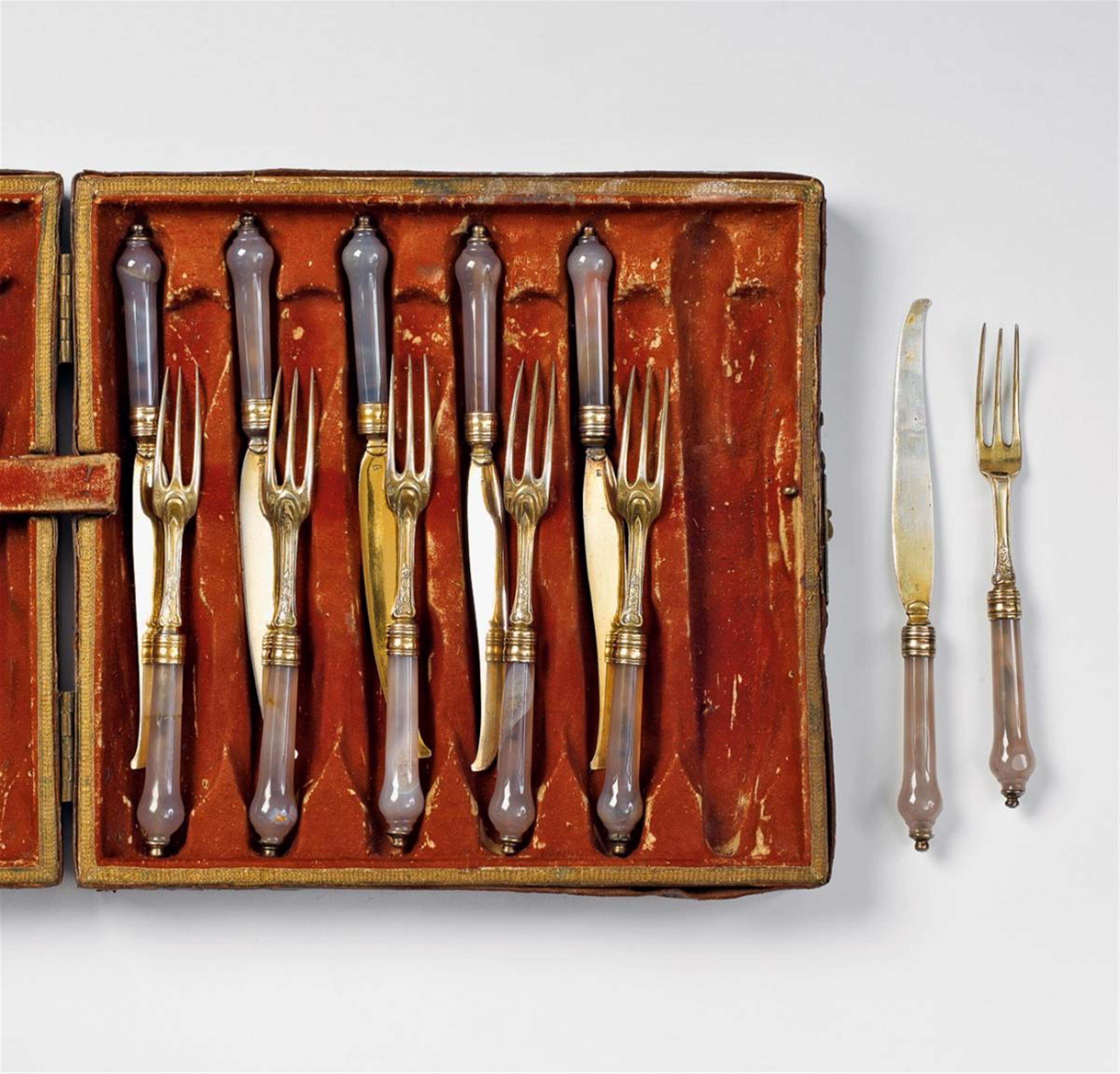 An Augsburg silver cutlery set with agate handles. Comprising six knives and forks in a fitted case (of the period but not original). Marks of Johann Ludwig Laminit 1739 - 41. - image-2
