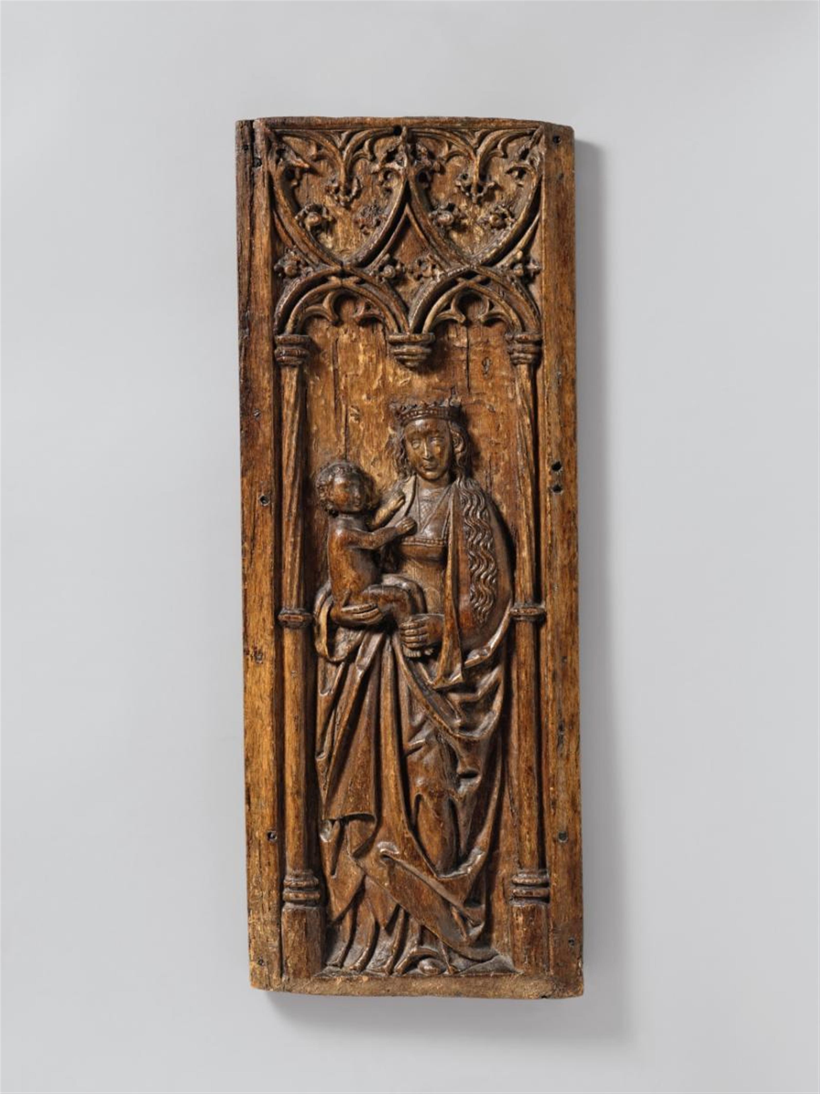 Probably North German 2nd half 15th century - A probably North German carved oak pew upright, second half 15th century. - image-1