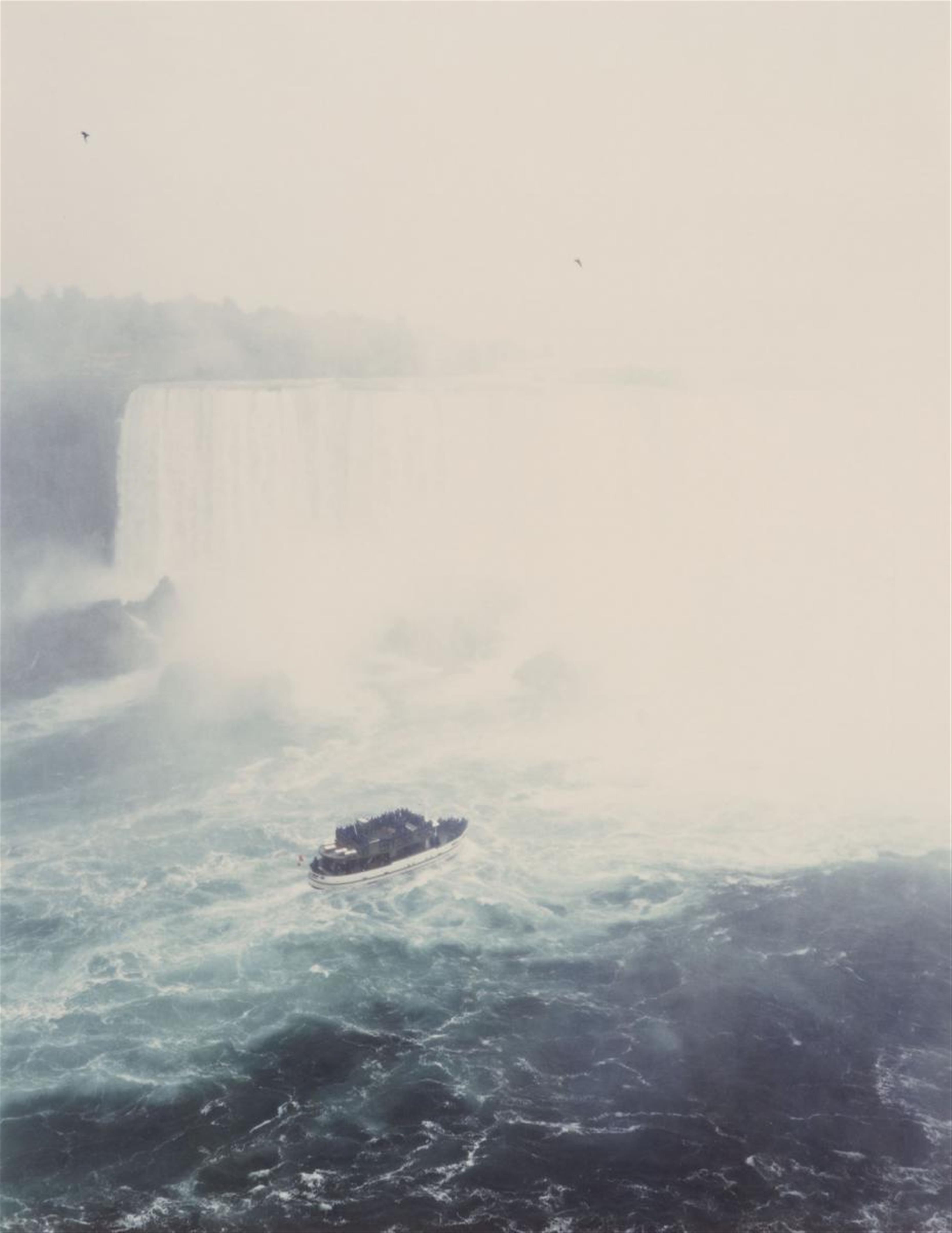 Andreas Gursky - Niagara falls - image-1
