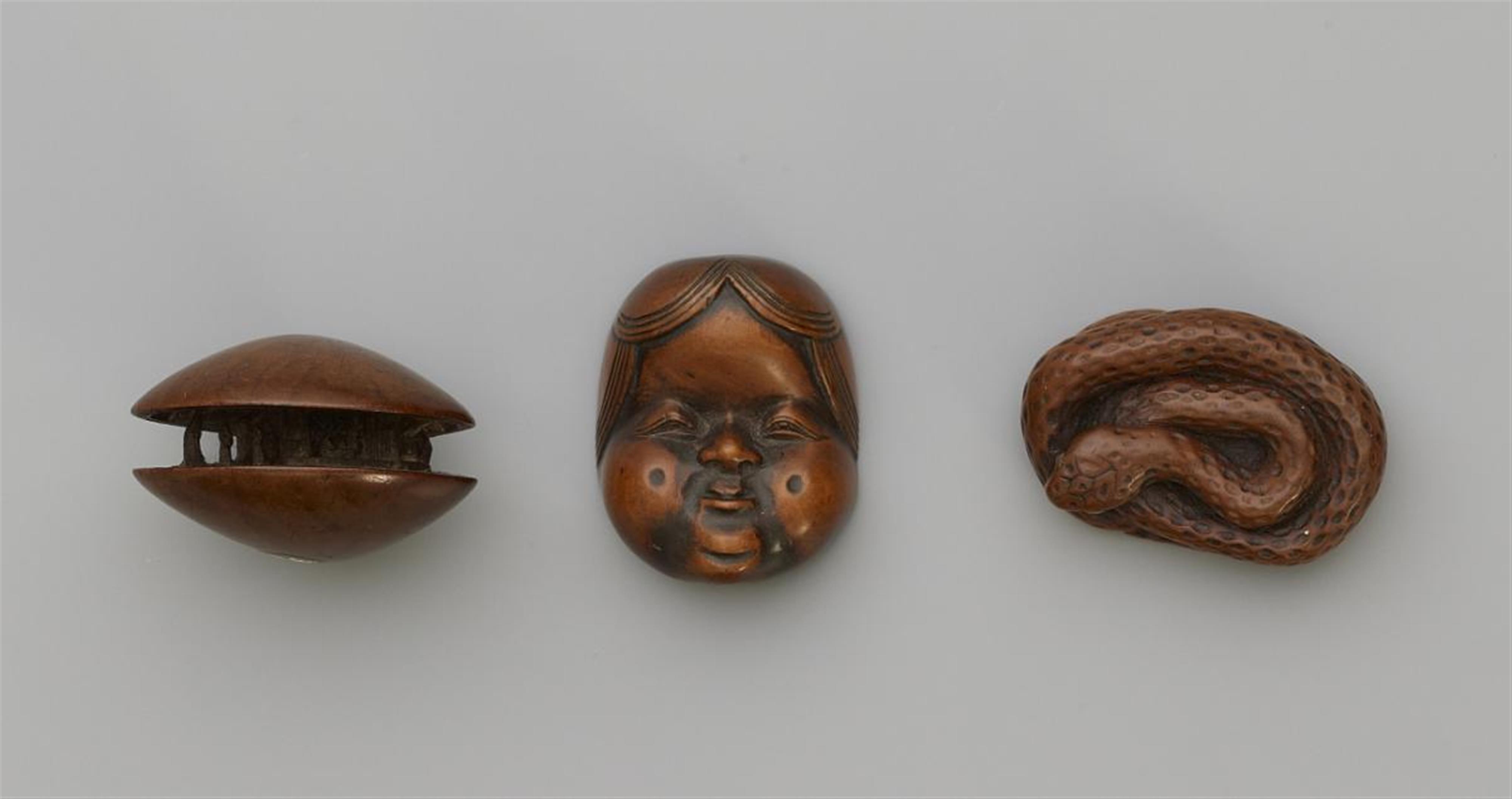 Three boxwood netsuke. 19th century - image-1