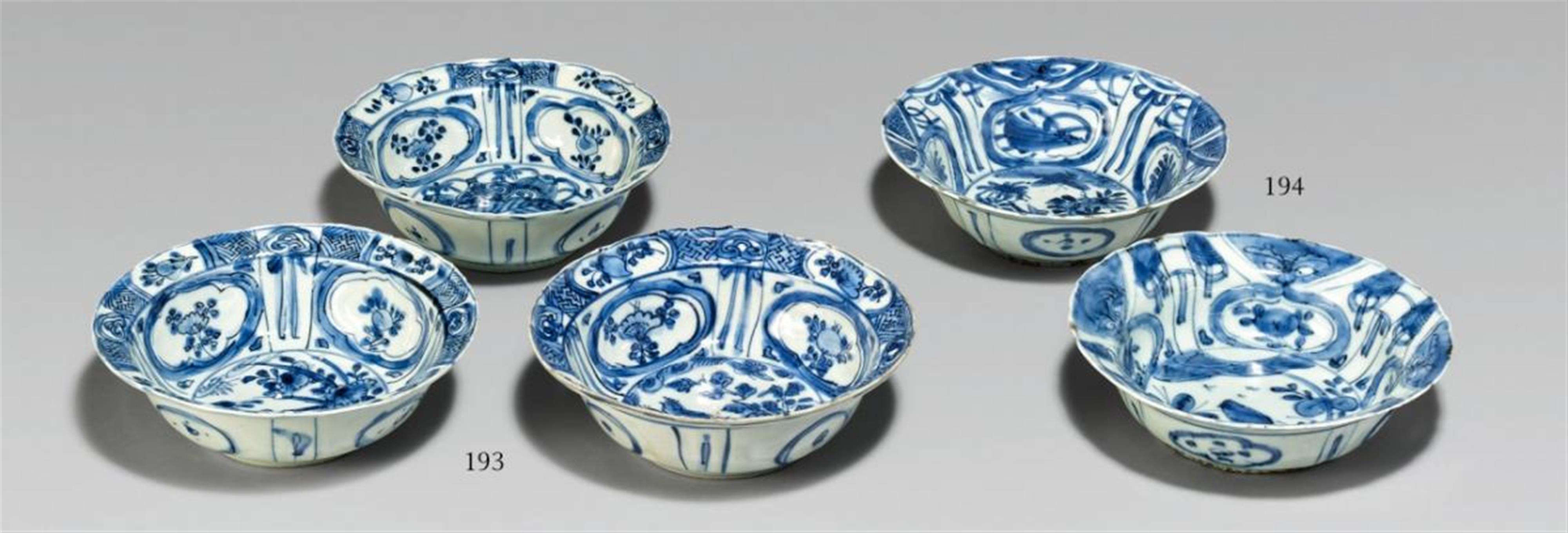 Drei blau-weiße Kraak-Schälchen. Wanli-Periode (1572-1620) - image-1