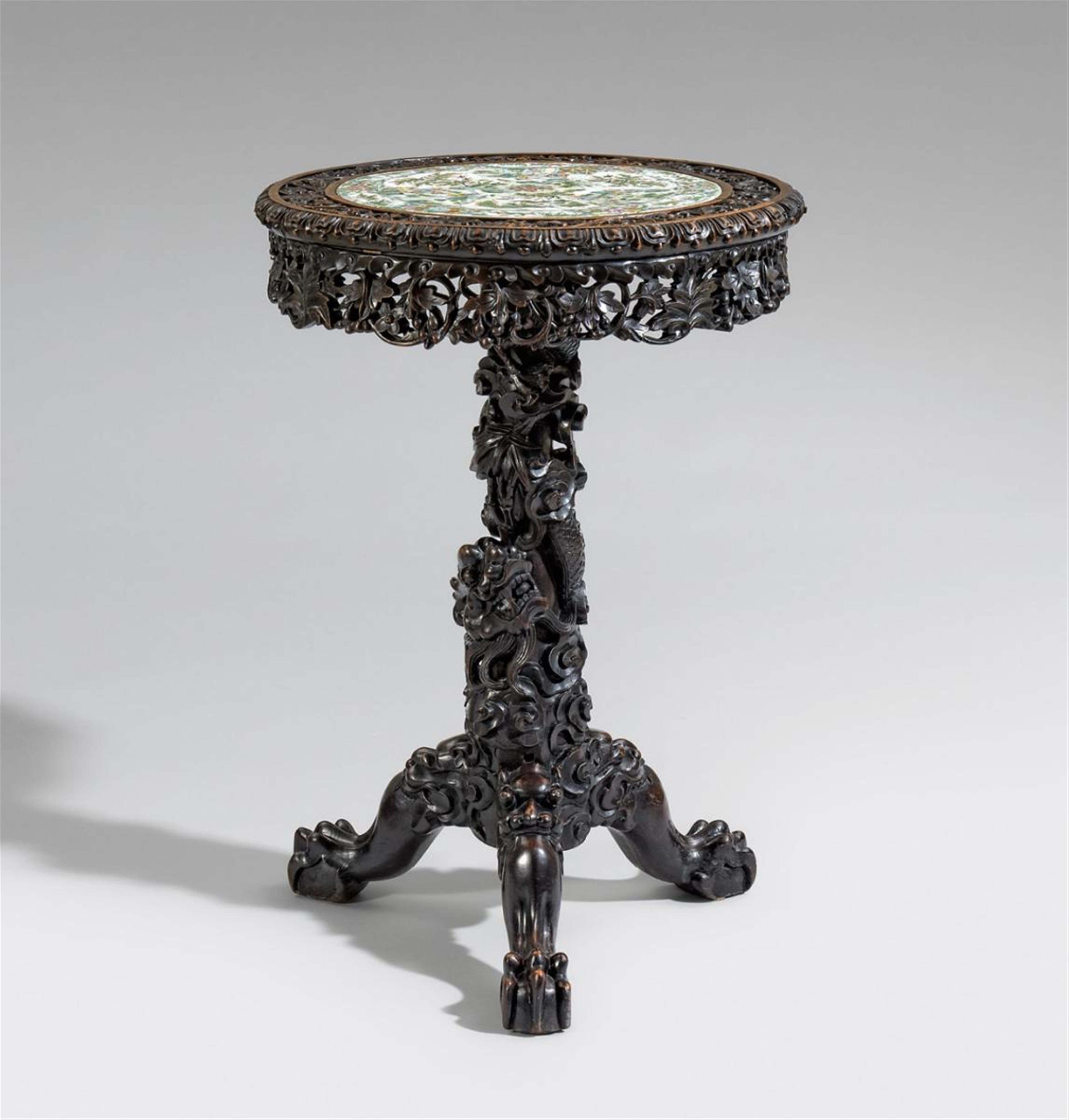A blackwood tripod side table. Late 19th century - image-1