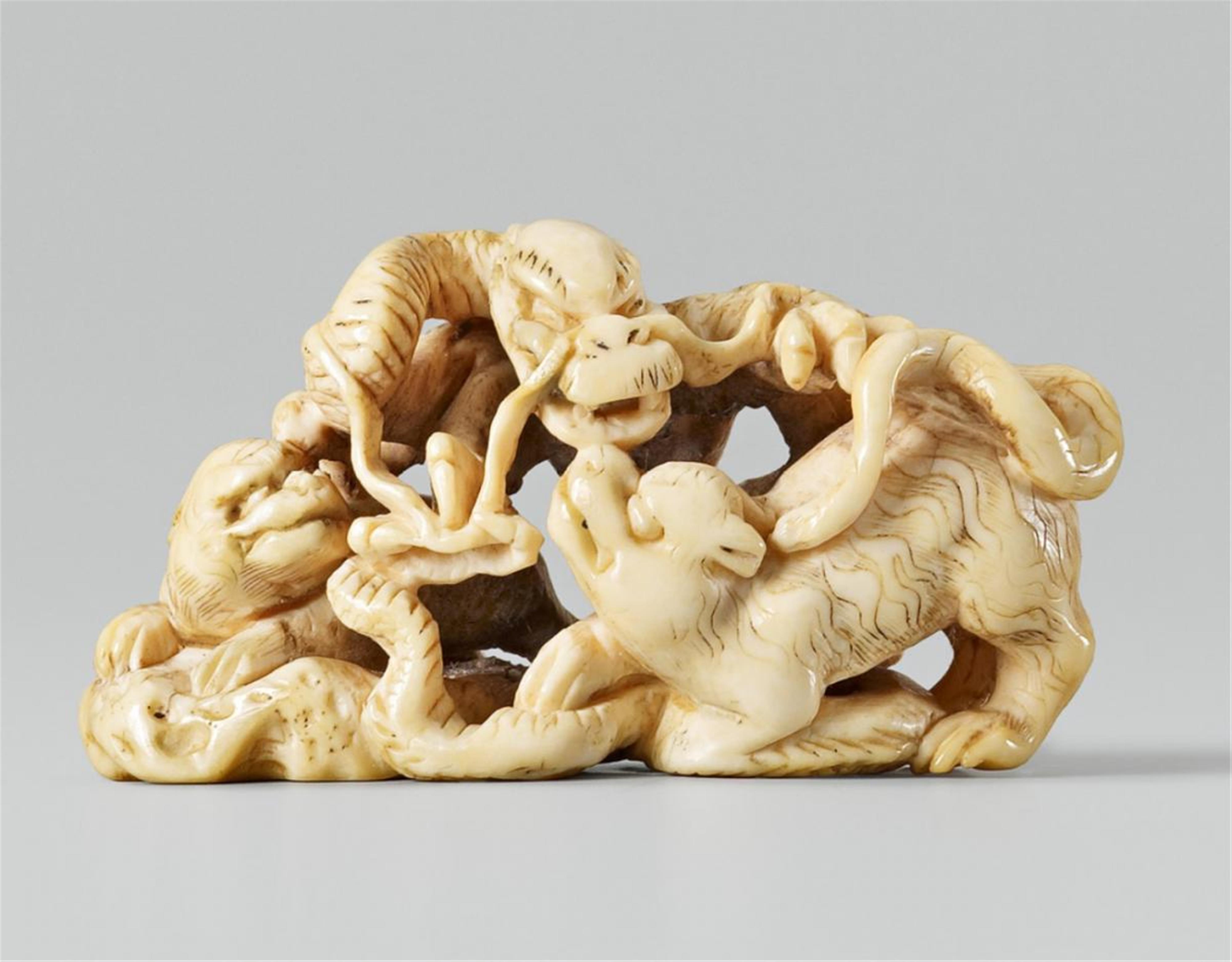 An ivory netsuke of a dragon and two tigers, by Shôzan. Late 18th/early 19th century - image-1