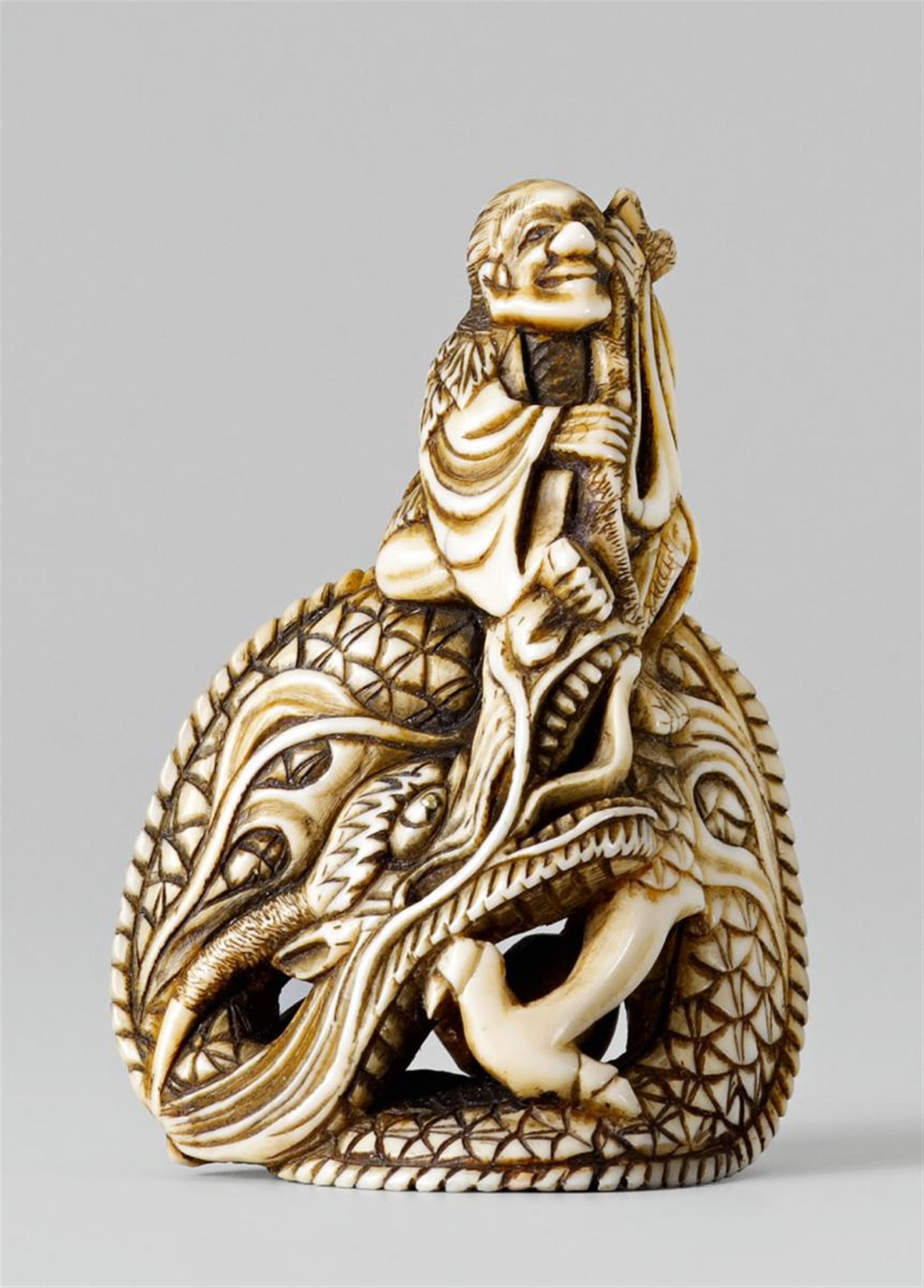 An ivory netsuke of a sennin on a dragon. Early 19th century - image-1