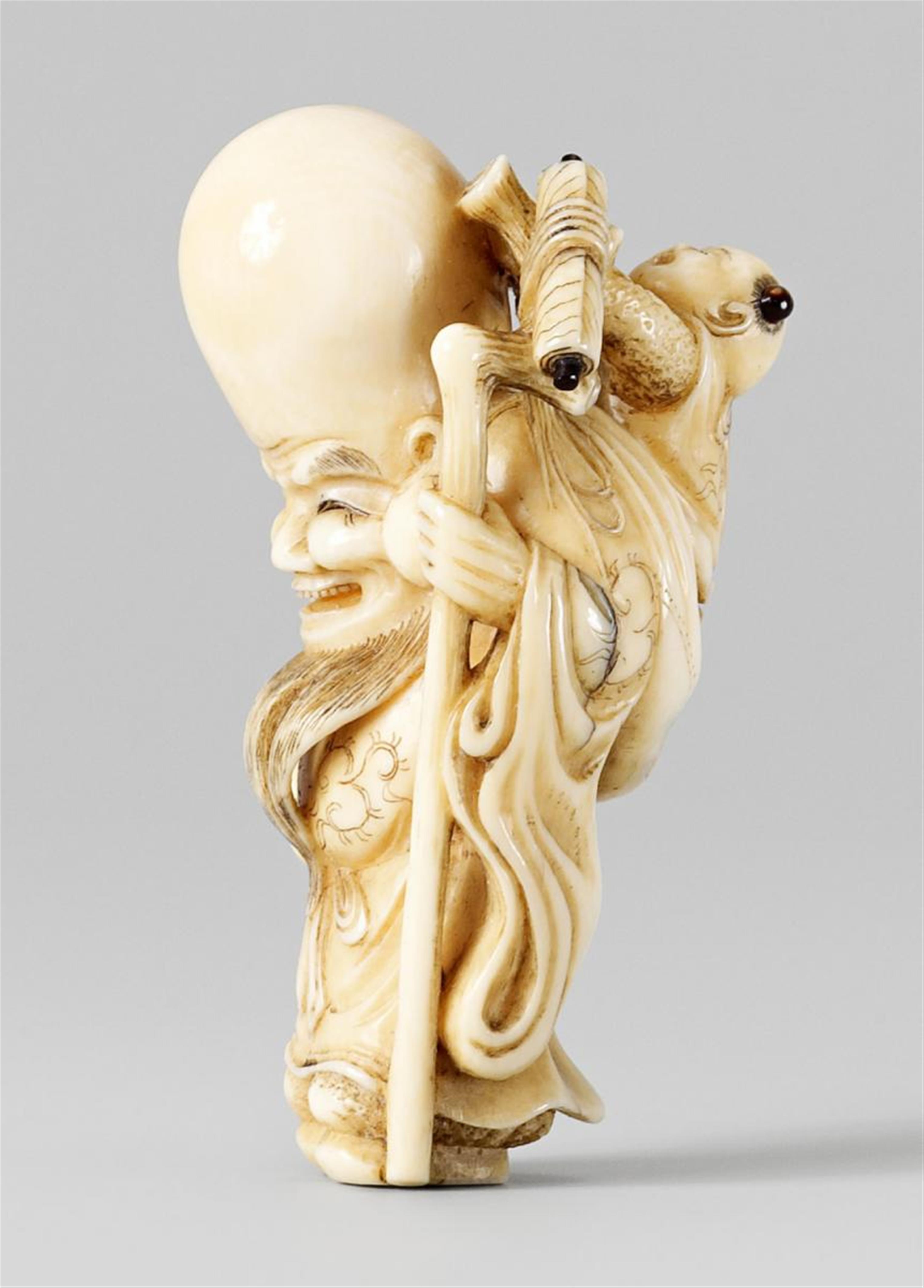 An amusing and fine ivory netsuke of Fukurokuju and karako, by Masakazu. 19th century - image-1